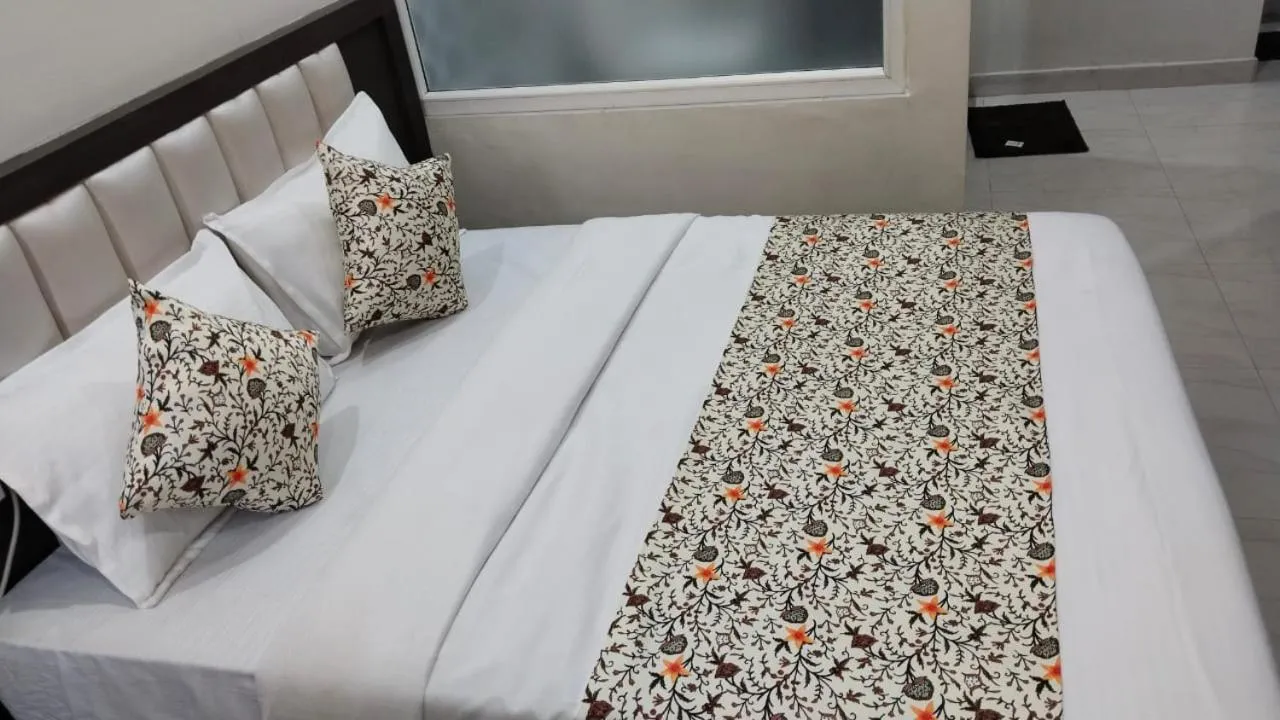 Bed in Hotel Bagga Kuteer