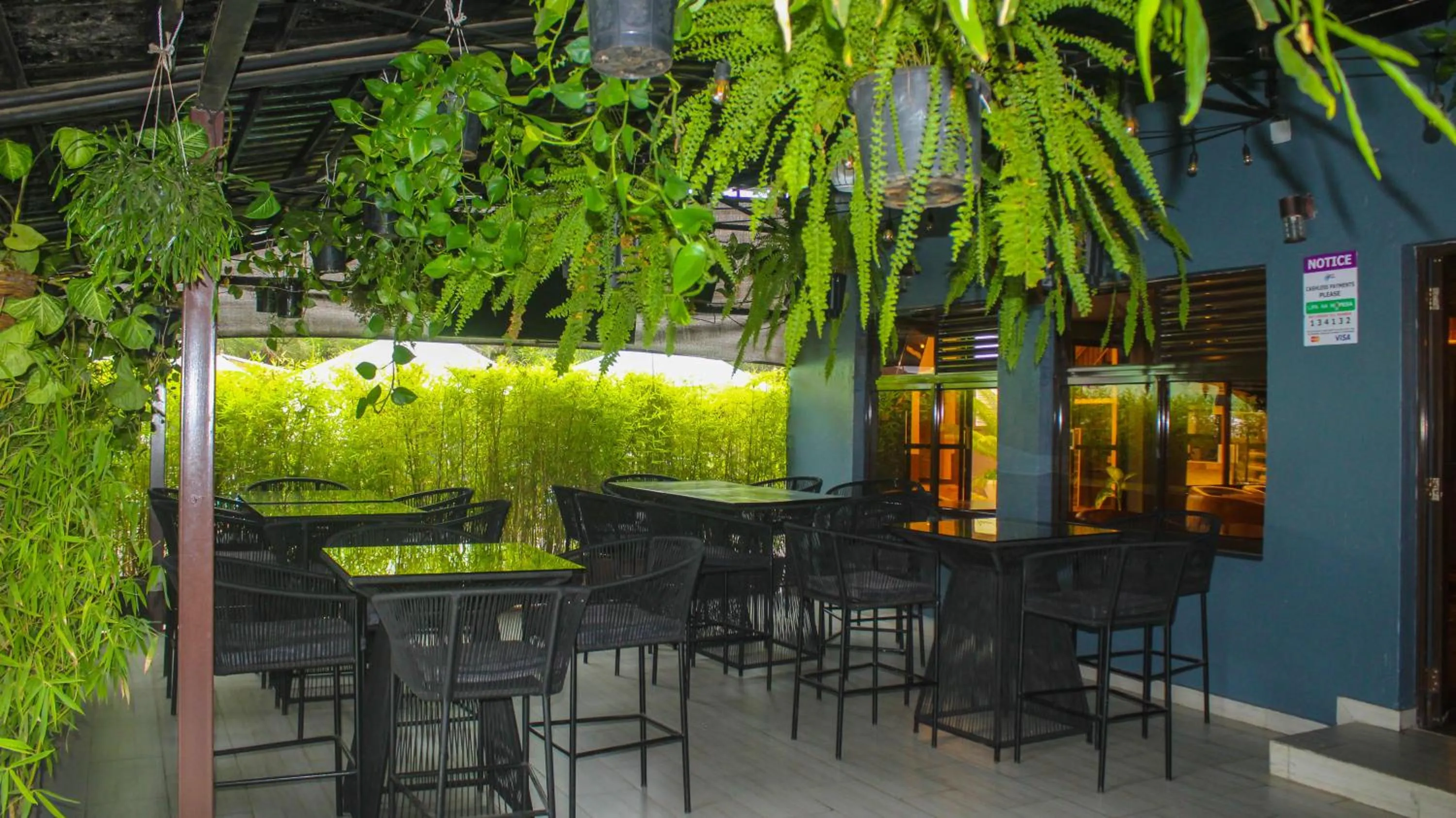 Restaurant/places to eat in 67 Airport Hotel Nairobi