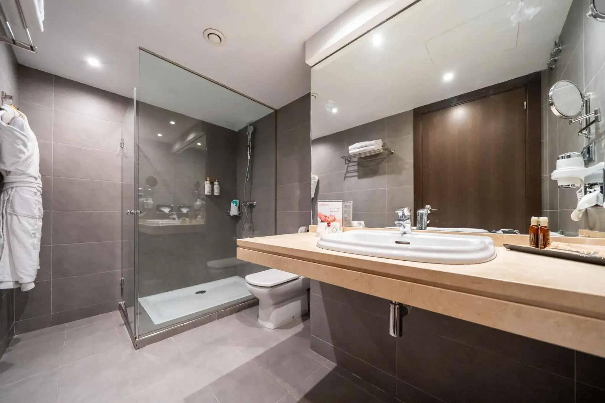 Bathroom in Hotel Concordia Barcelona Bathroom in Hotel Concordia Barcelona