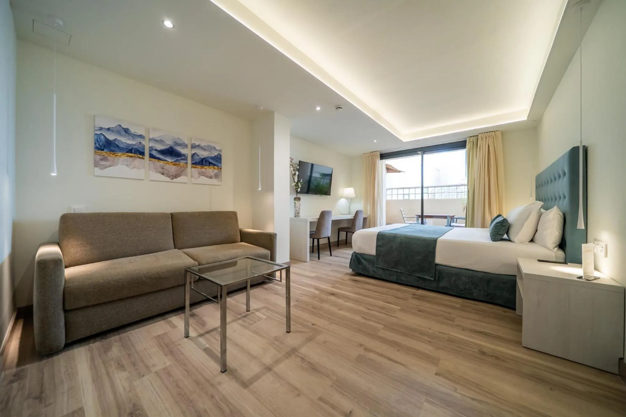 Bed in Hotel Concordia Barcelona