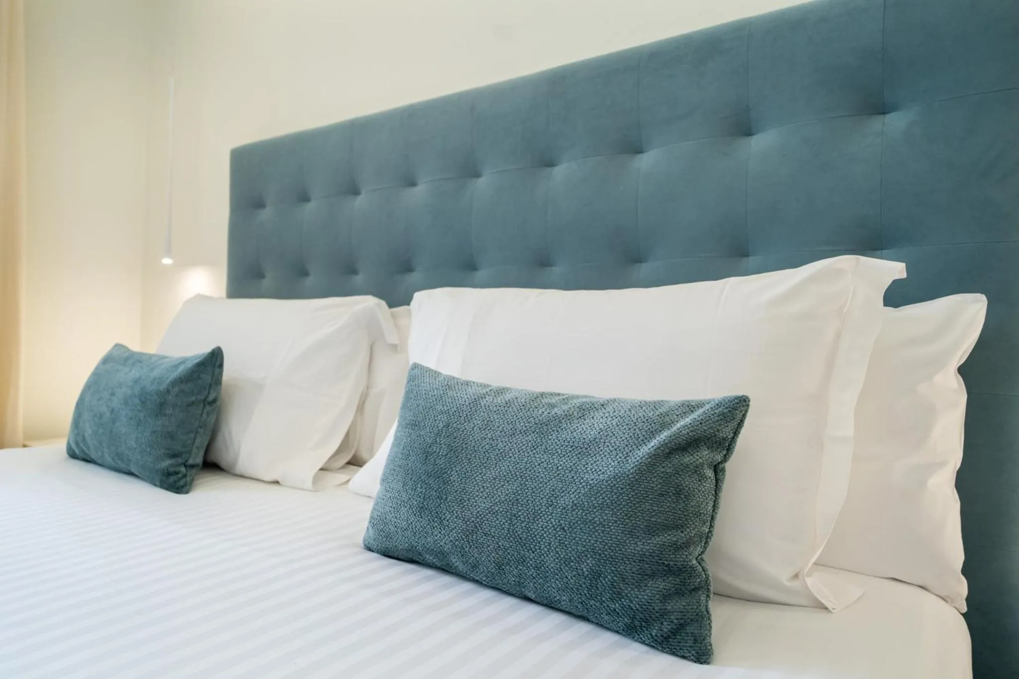 Bed in Hotel Concordia Barcelona