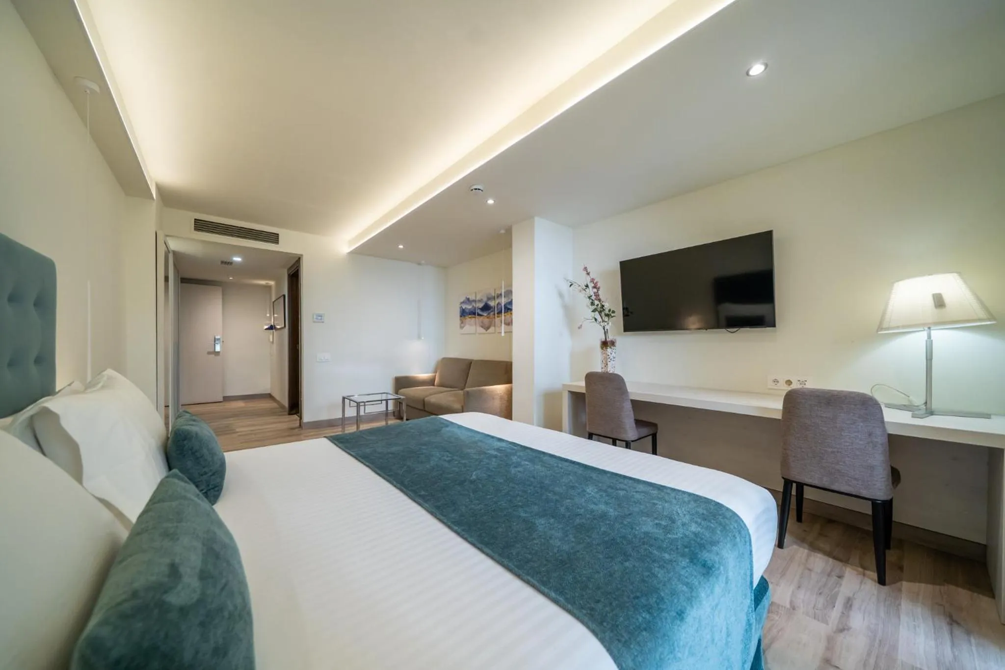 Bed in Hotel Concordia Barcelona