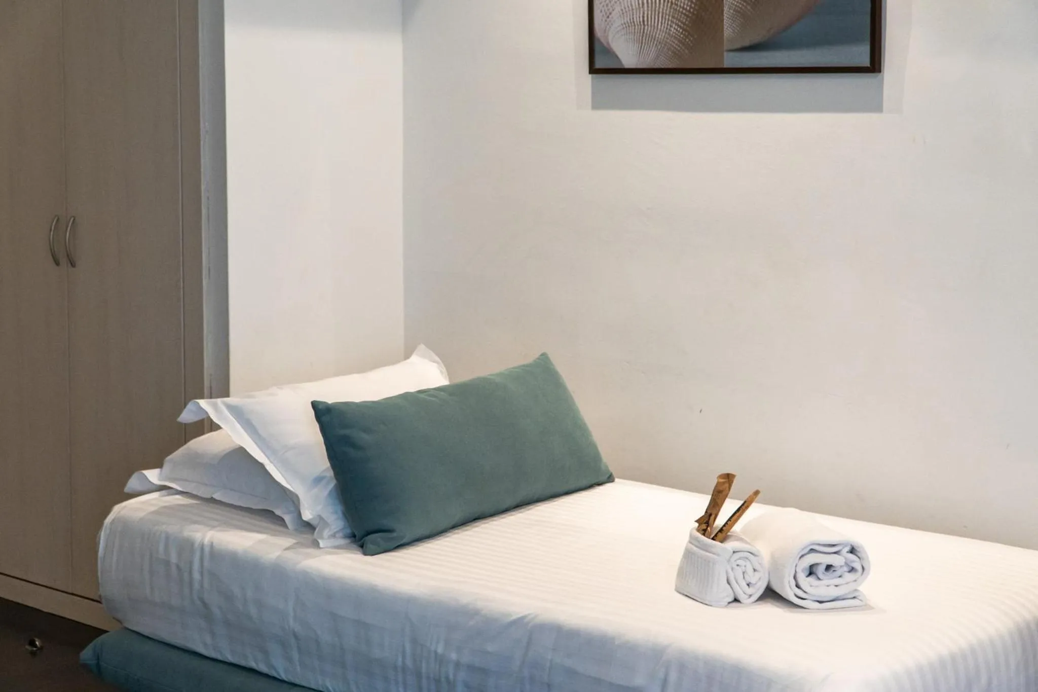 Bed in Hotel Concordia Barcelona