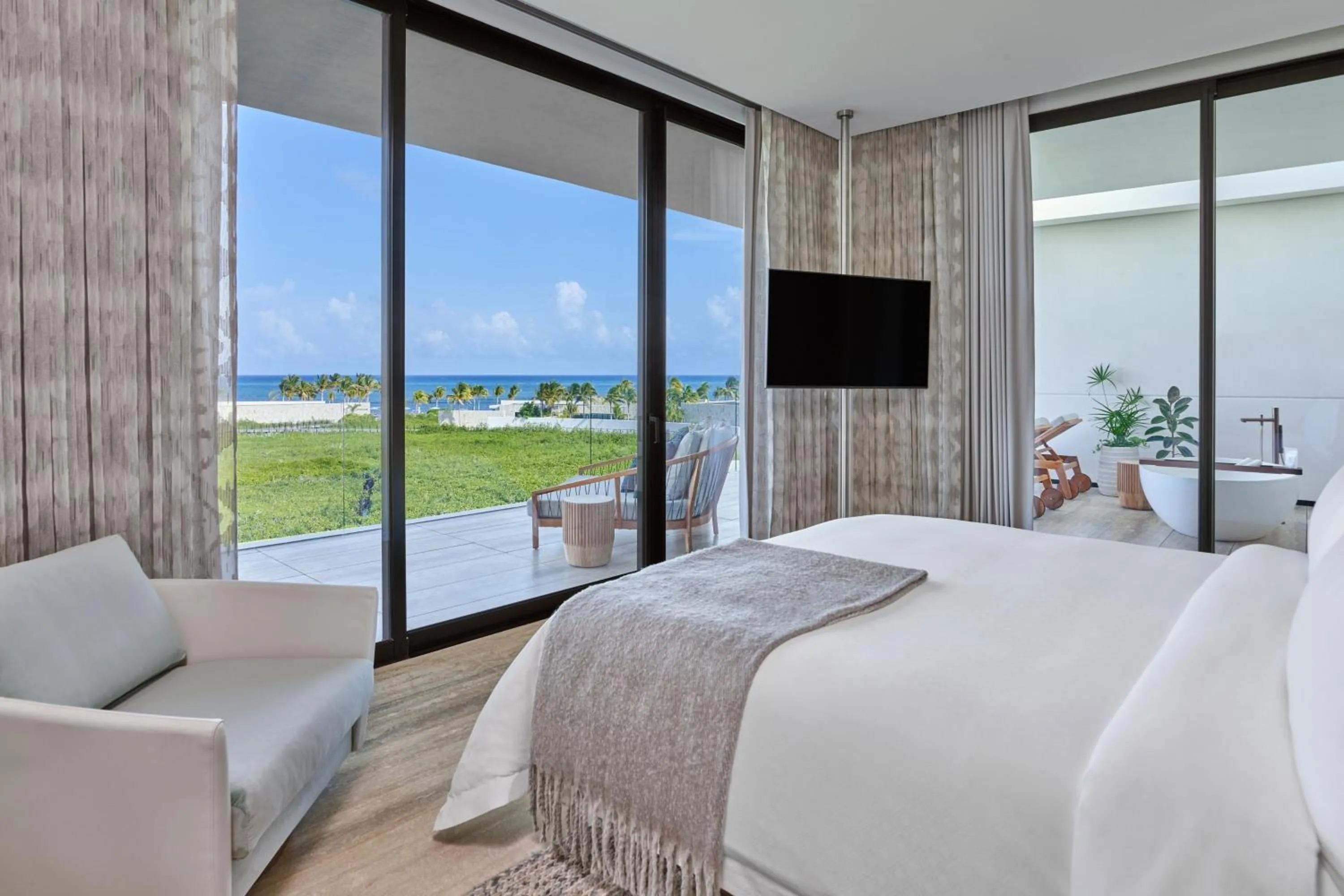 Bedroom, Bed in The St. Regis Kanai Resort, Riviera Maya