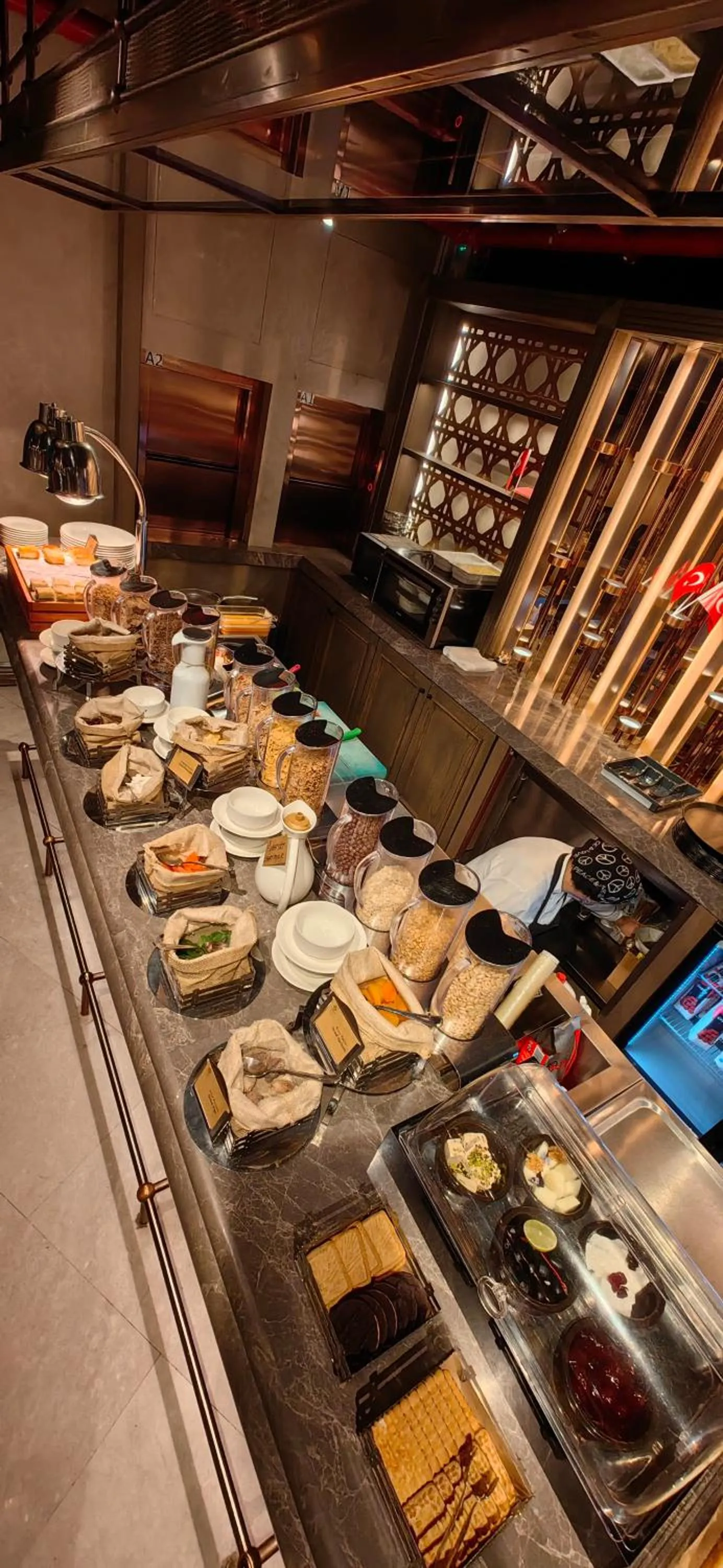 Food and drinks in Burdock Hotel Istanbul, Autograph Collection