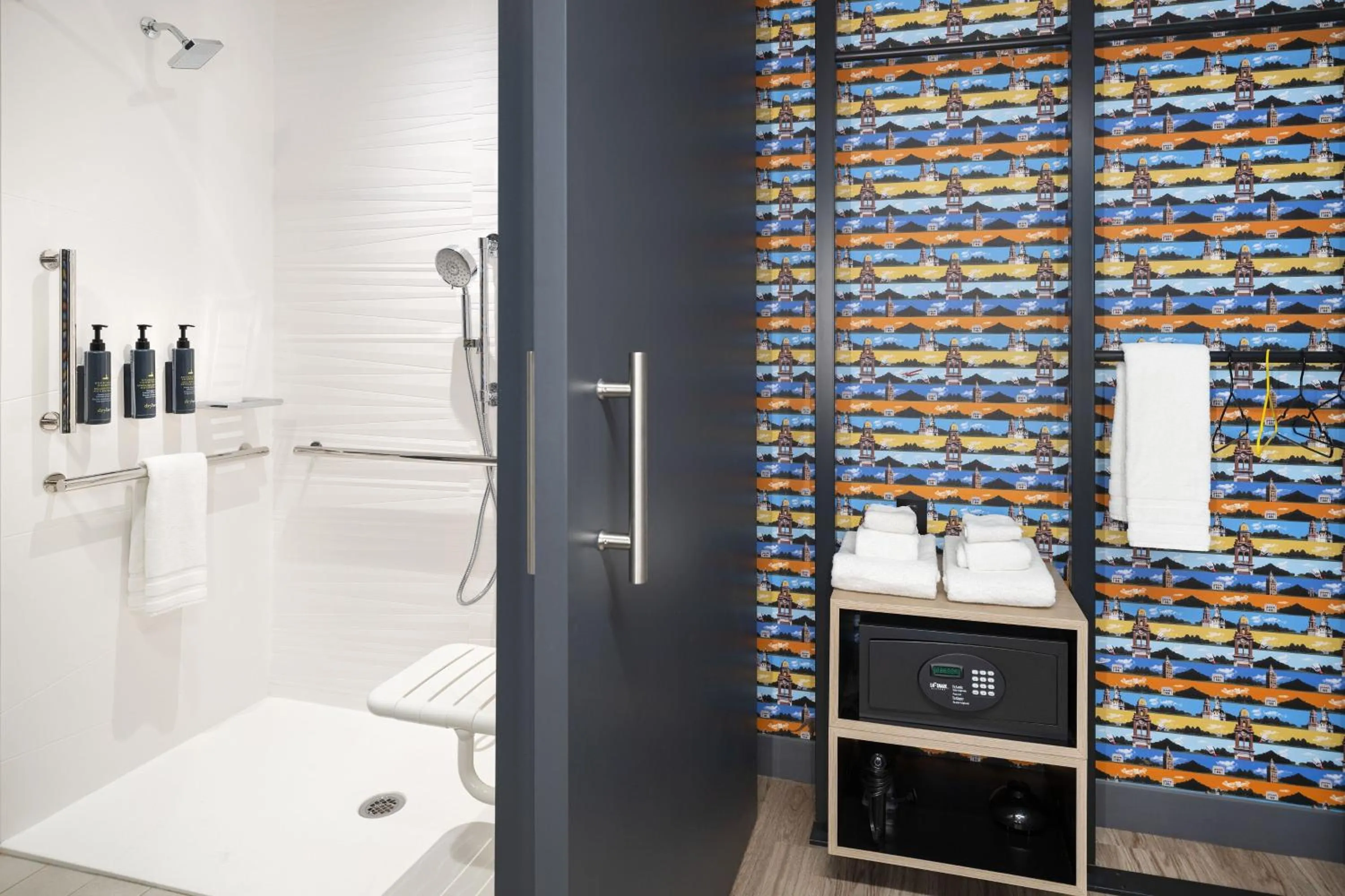 Bathroom in Aloft Kansas City Country Club Plaza