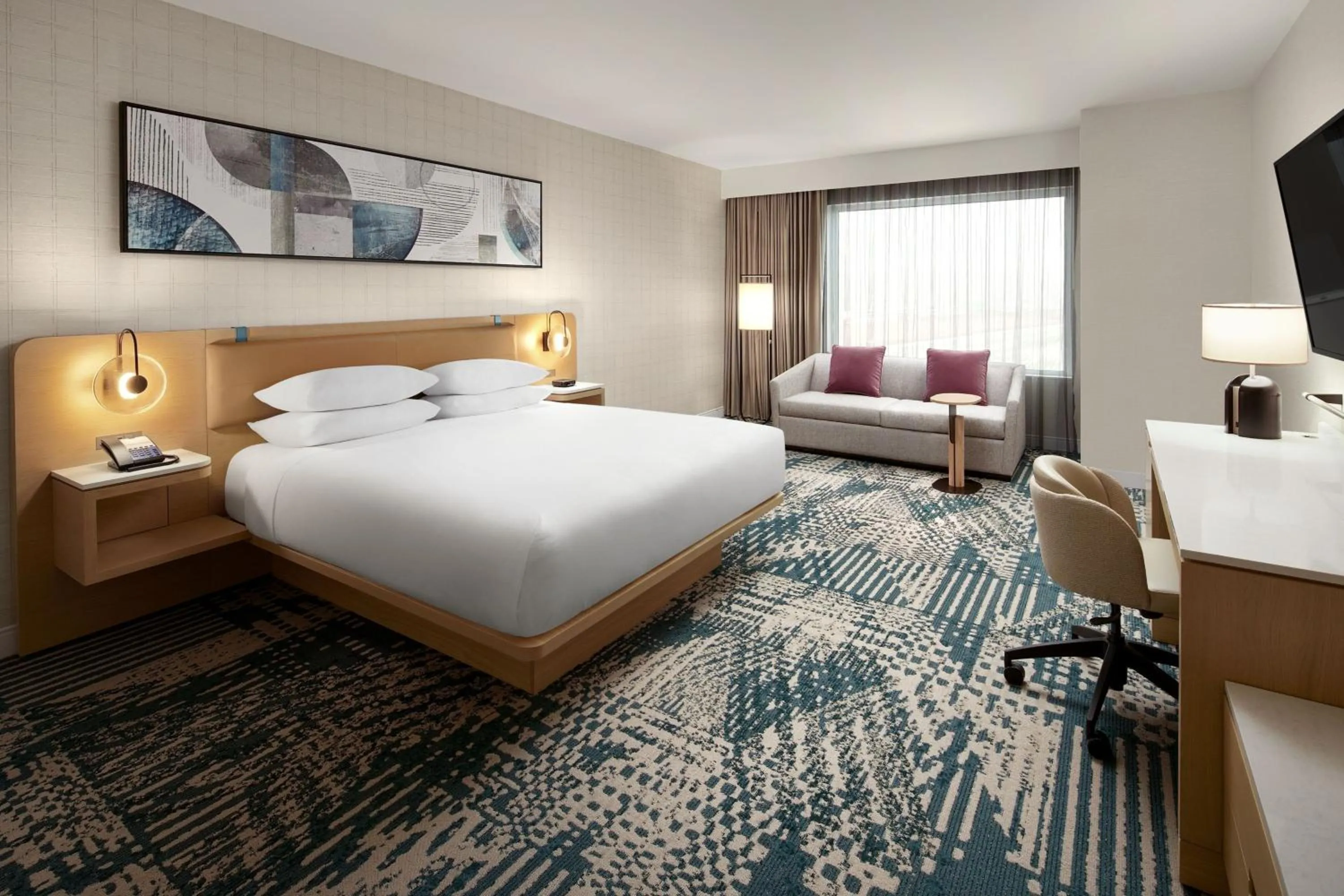 Photo of the whole room, Bed in Delta Hotels by Marriott Vancouver Delta