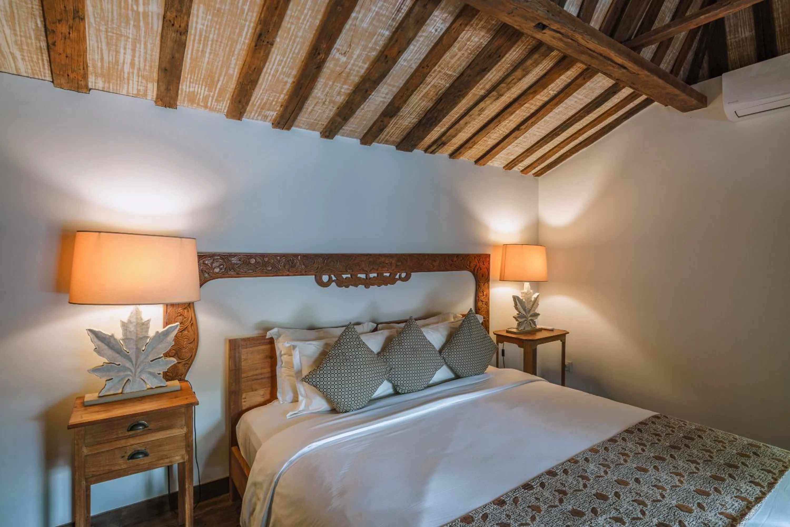 Villa Amore - Elegant 4-br Villa close to the beach
