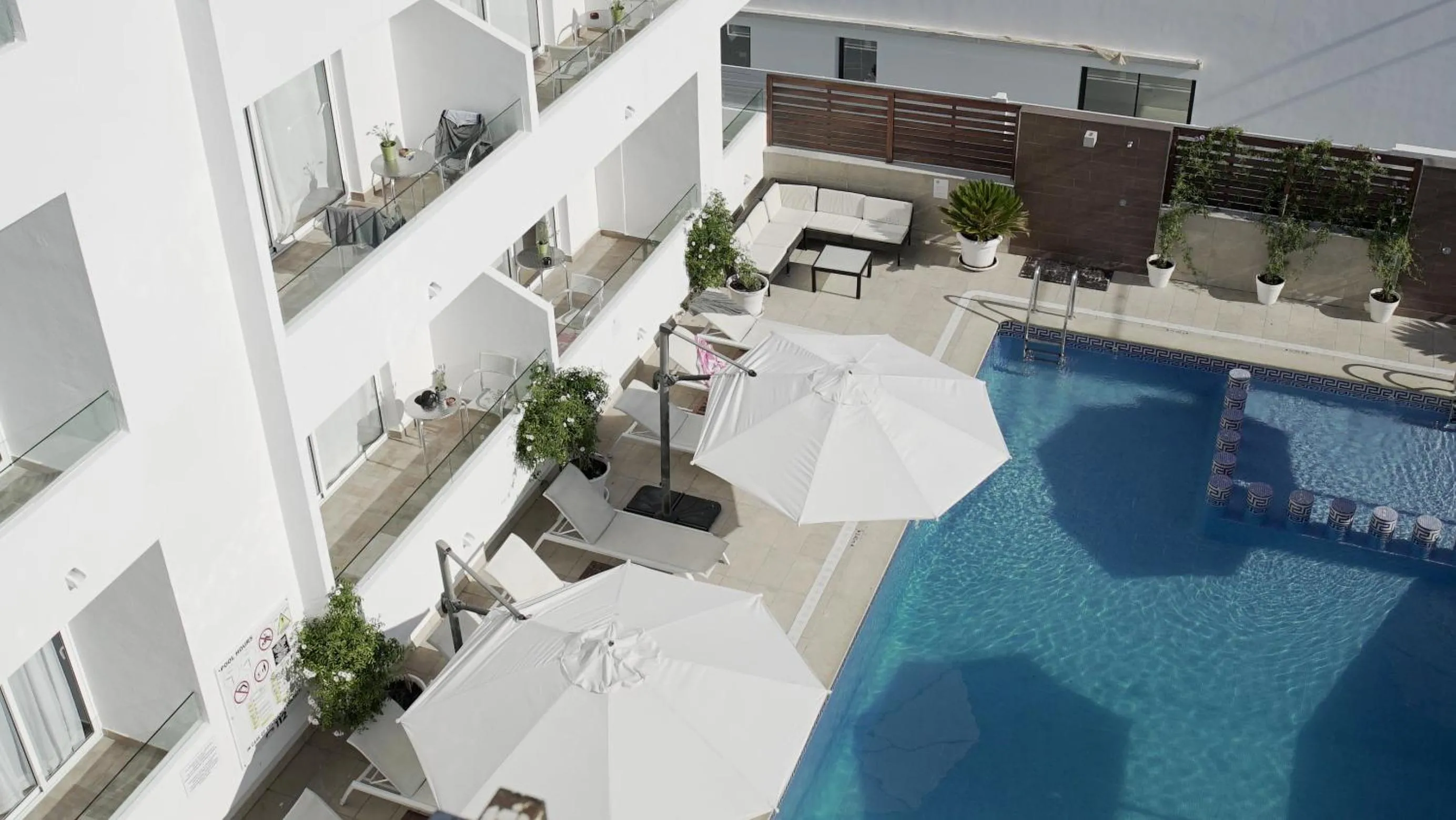 Swimming pool in Aparthotel Fleming 50 - Adults Only