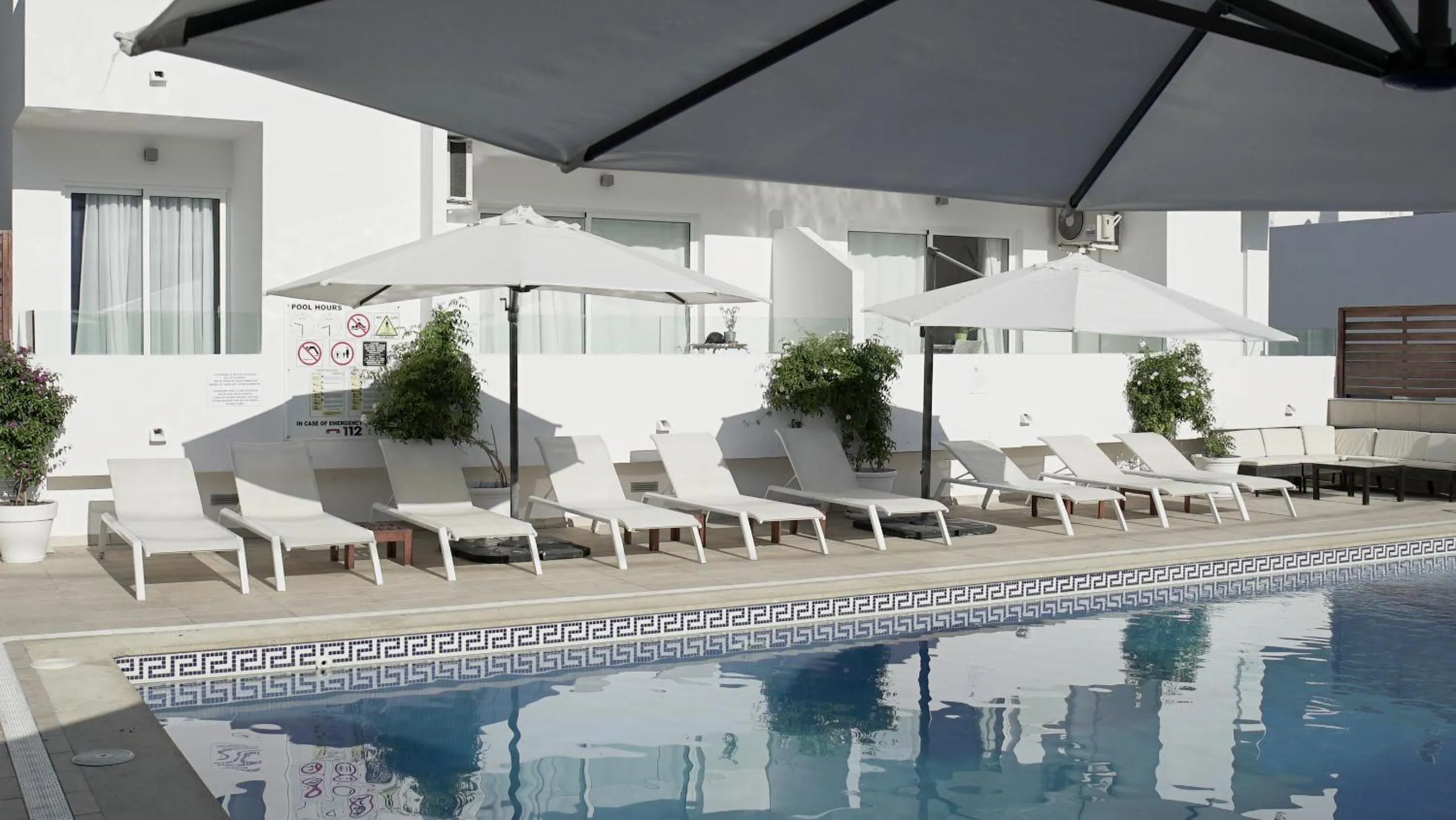 Swimming pool in Aparthotel Fleming 50 - Adults Only