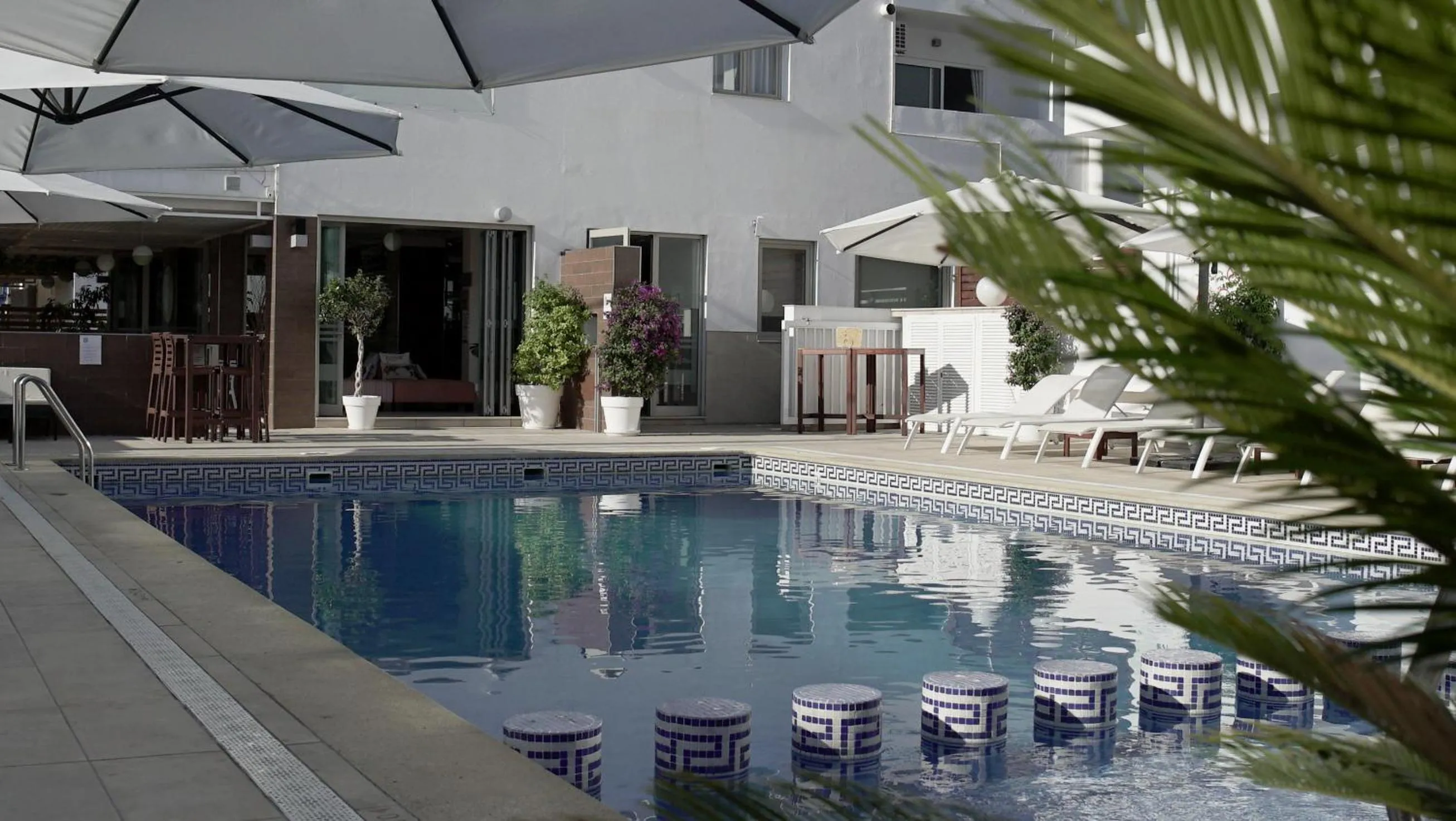 Swimming pool in Aparthotel Fleming 50 - Adults Only
