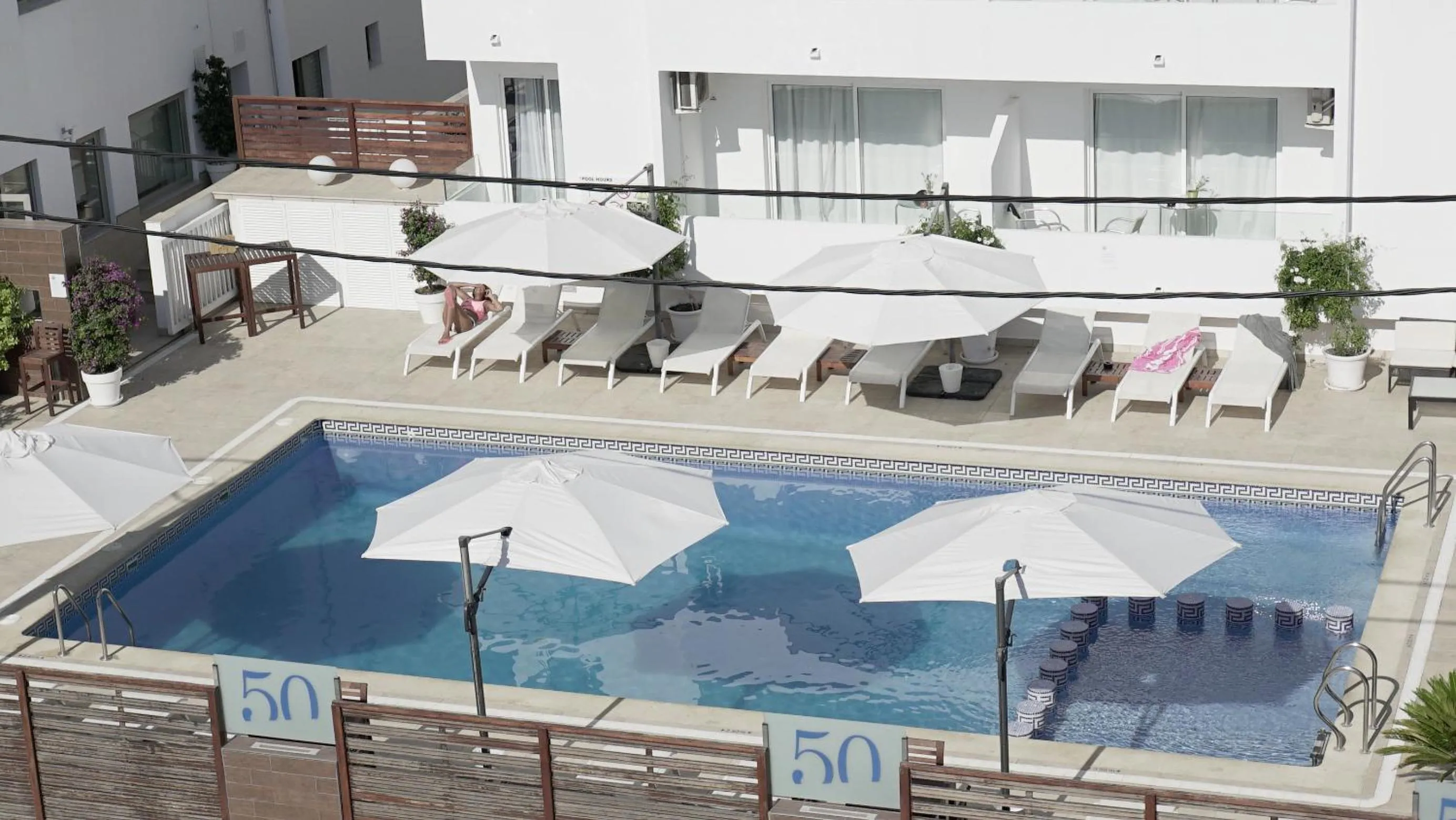 Swimming pool in Aparthotel Fleming 50 - Adults Only