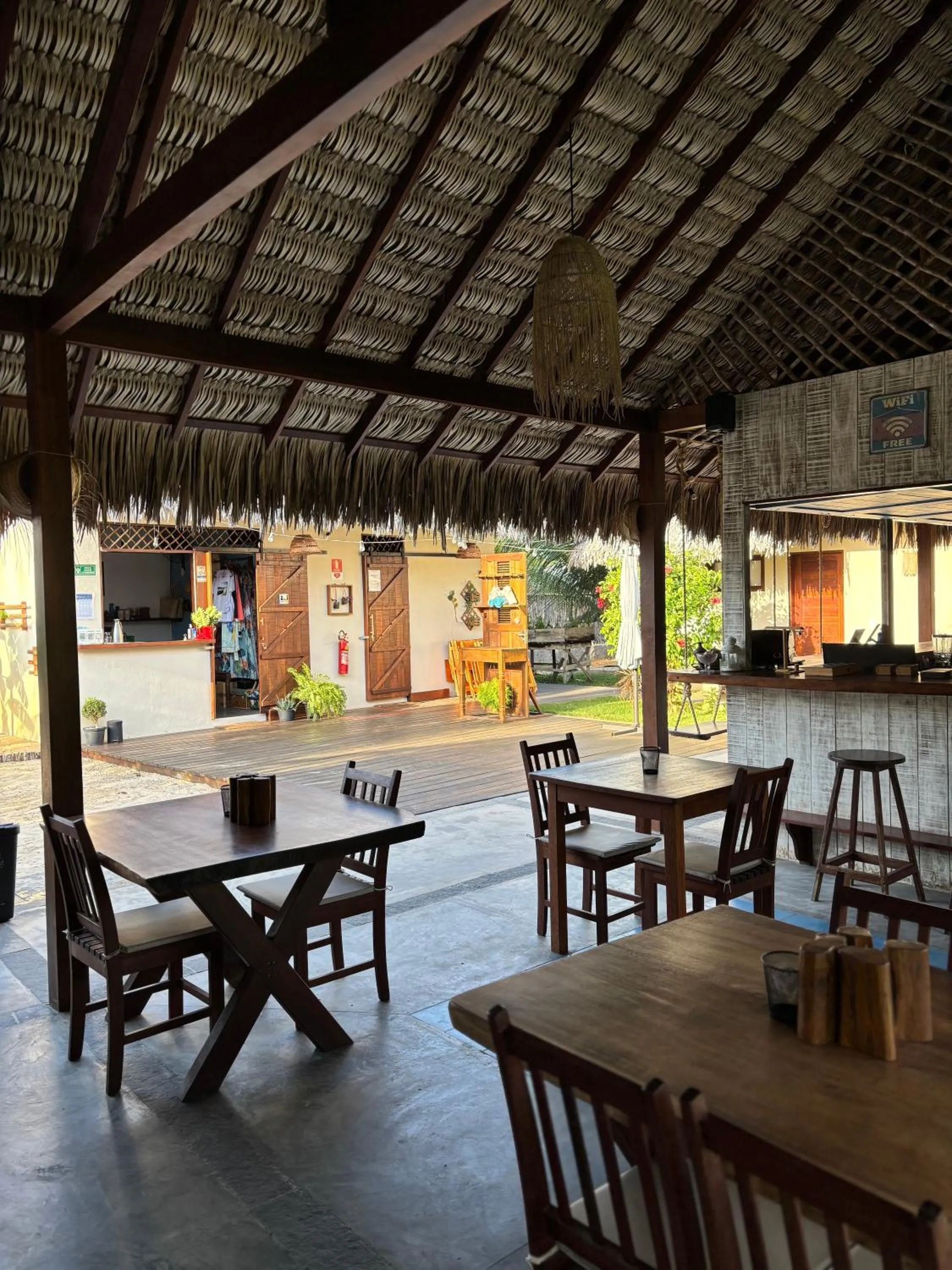 Restaurant/places to eat in Pousada Lanea Experience