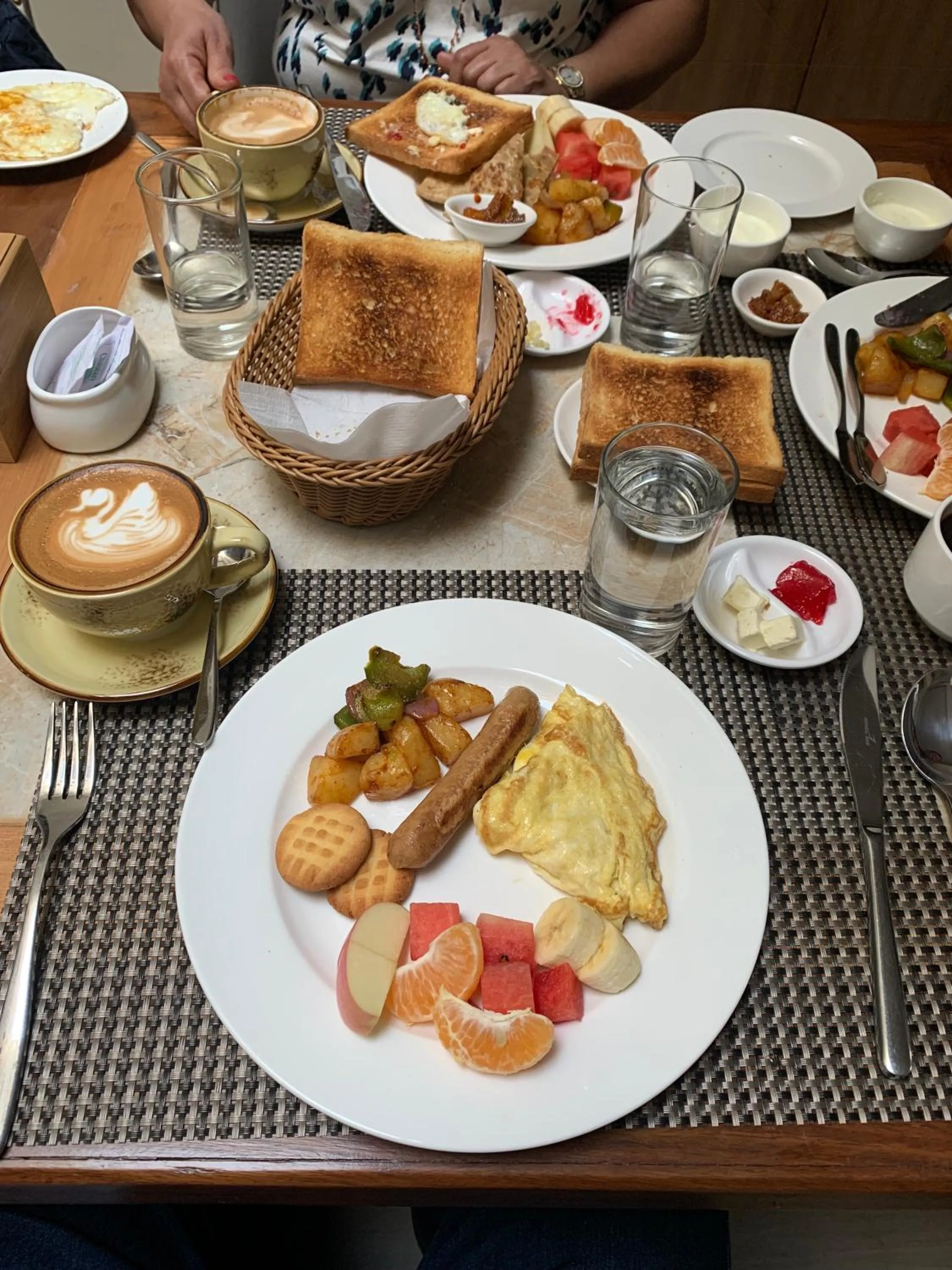 Restaurant/places to eat in Hotel Fewa Trip