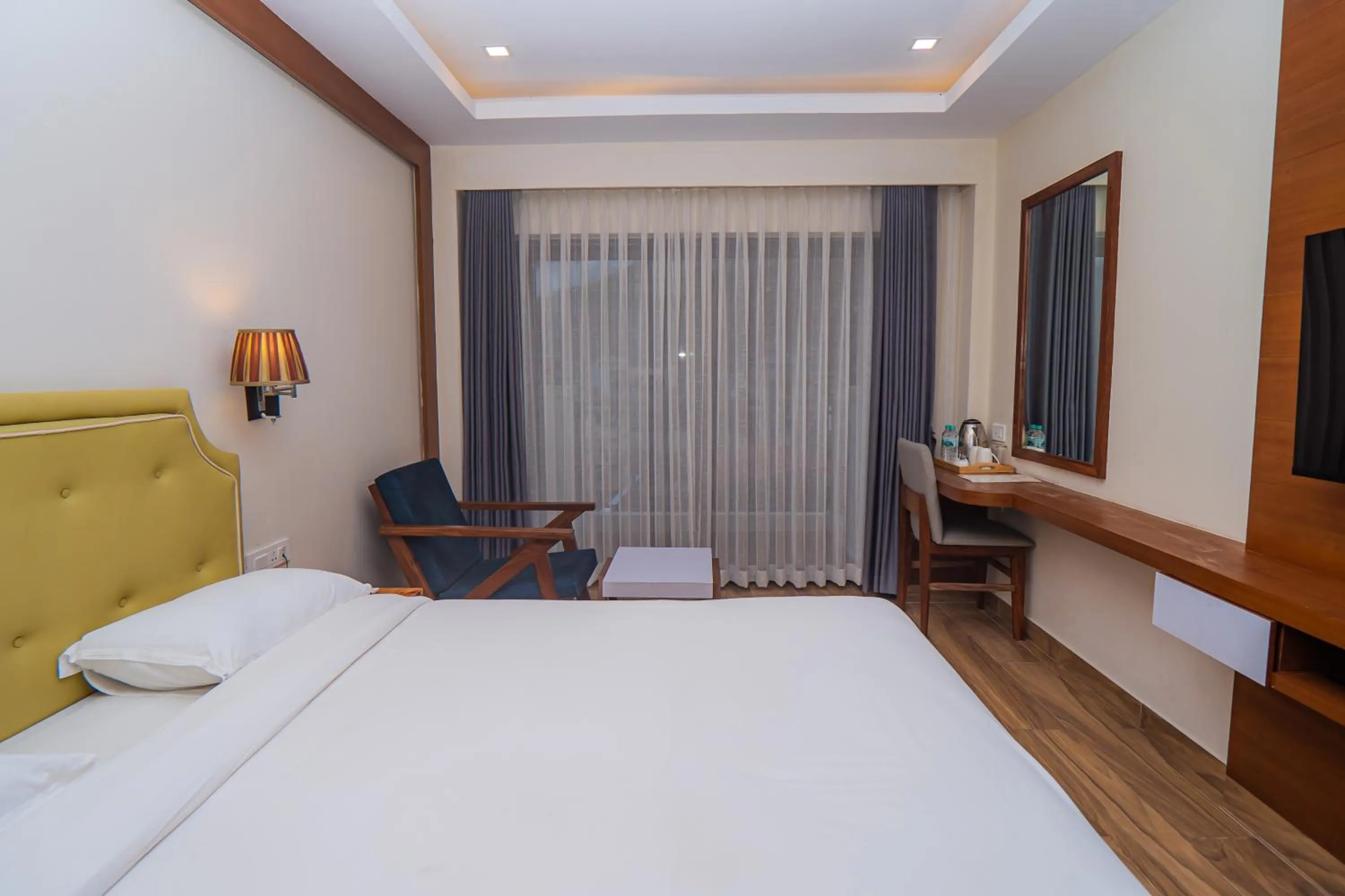 Bedroom, Bed in Hotel Fewa Trip