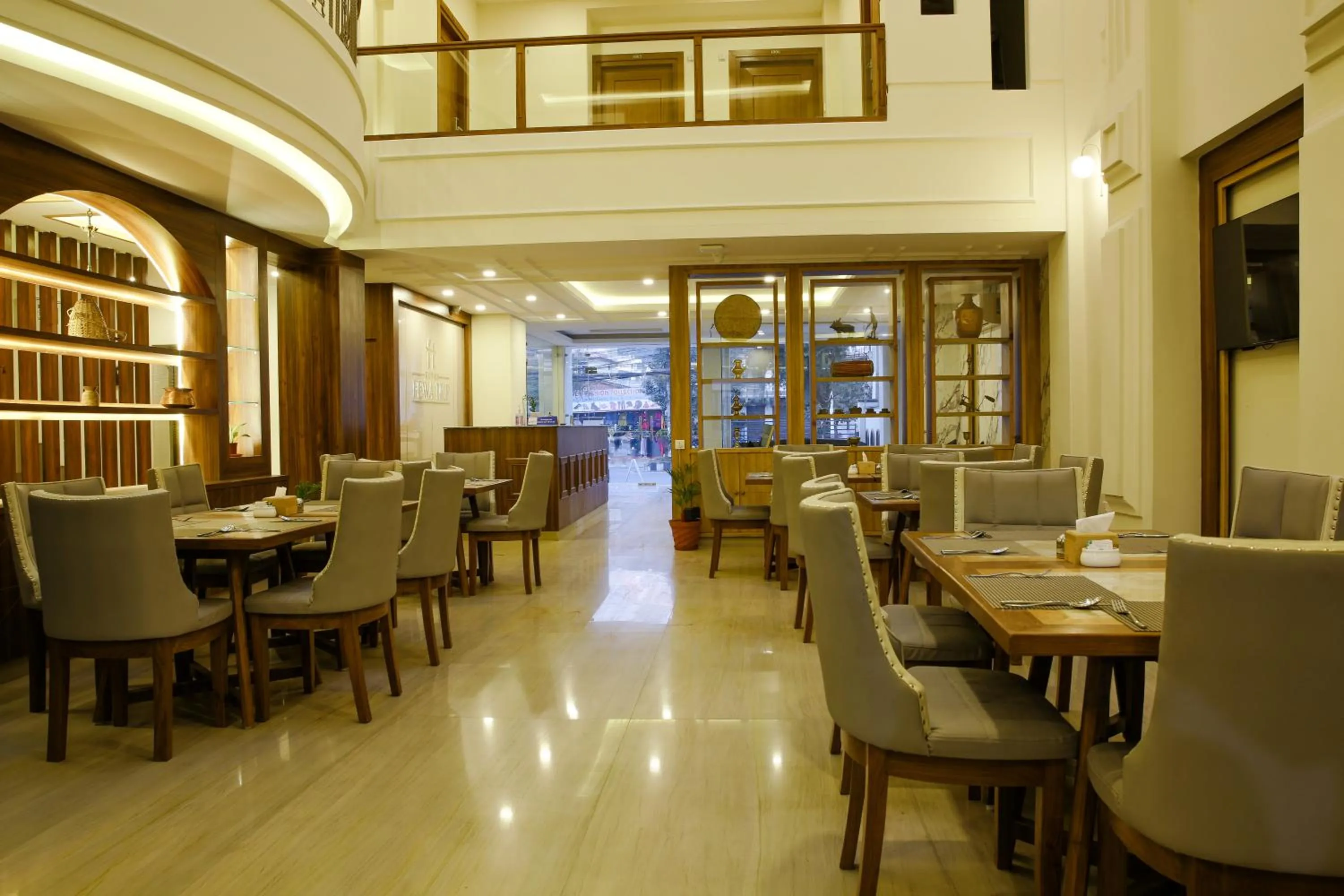 Restaurant/places to eat in Hotel Fewa Trip