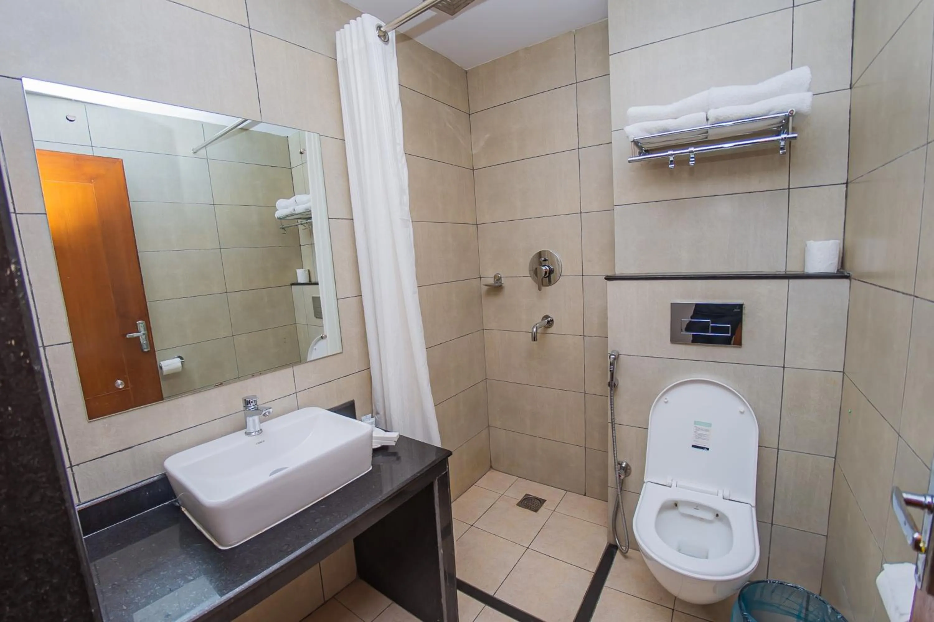 Shower in Hotel Fewa Trip