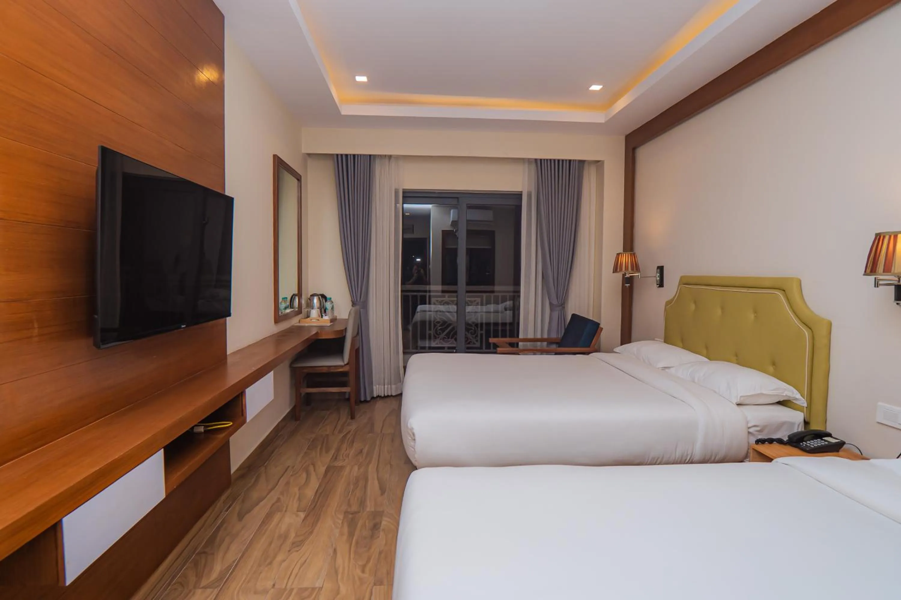 Bed in Hotel Fewa Trip