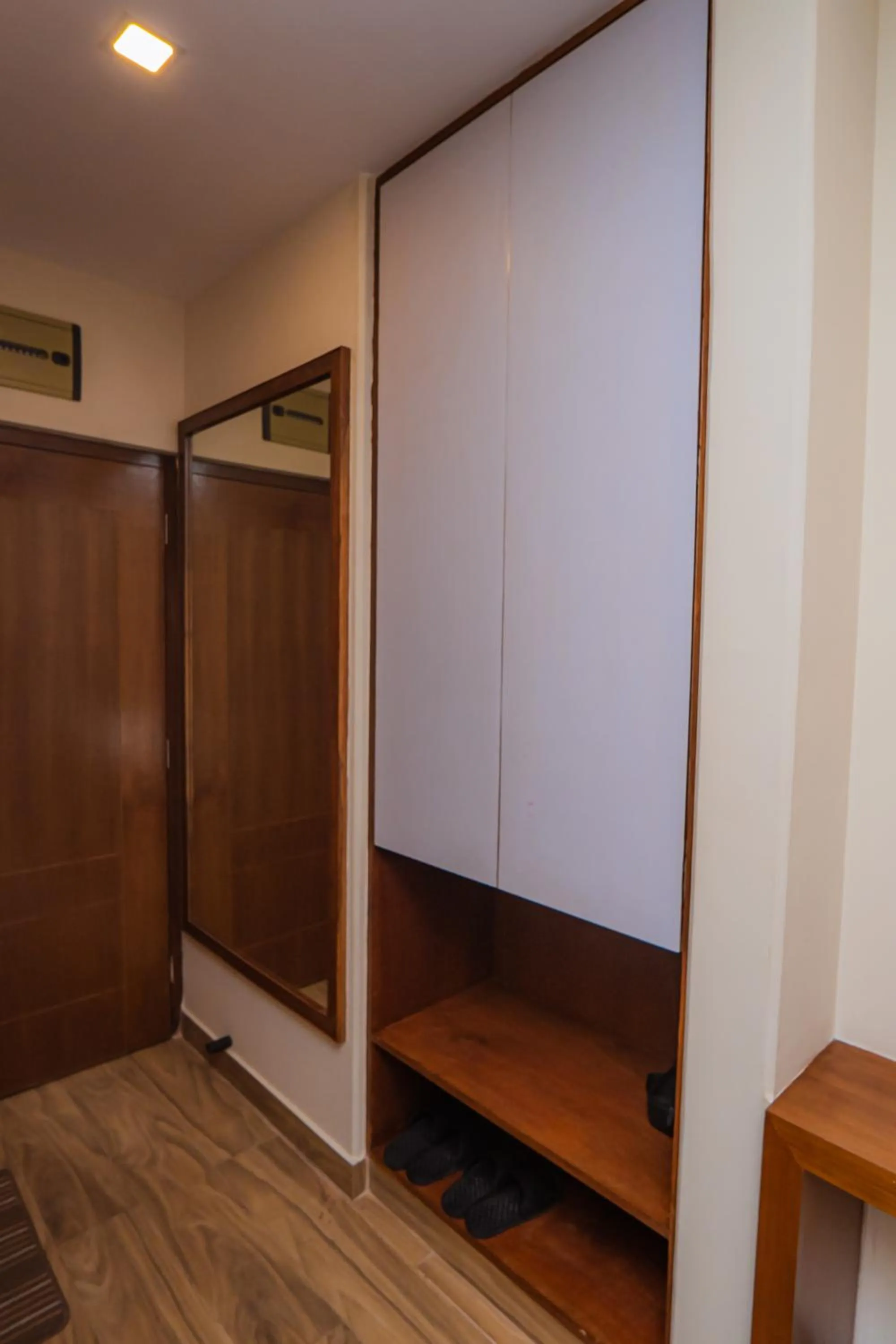 wardrobe in Hotel Fewa Trip