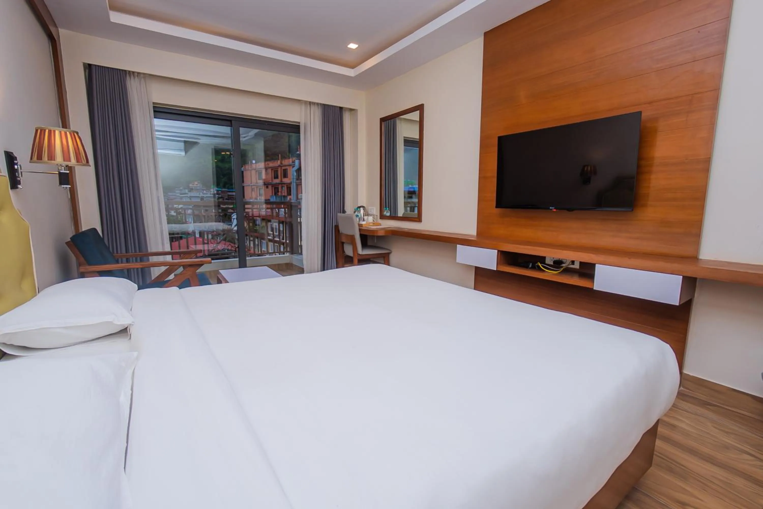 Bed in Hotel Fewa Trip