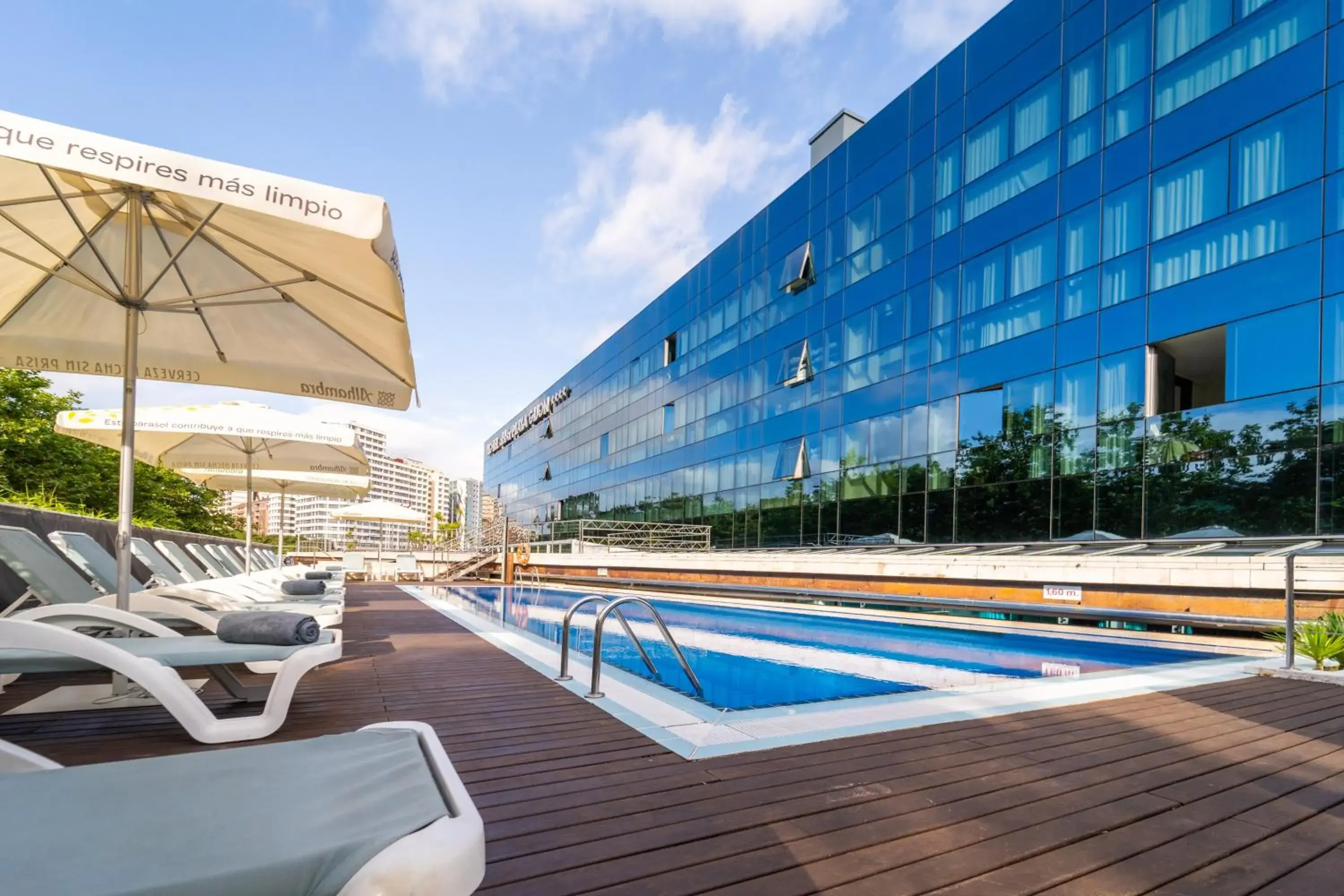 Swimming pool in Abba Playa Gijón Swimming pool in Abba Playa Gijón