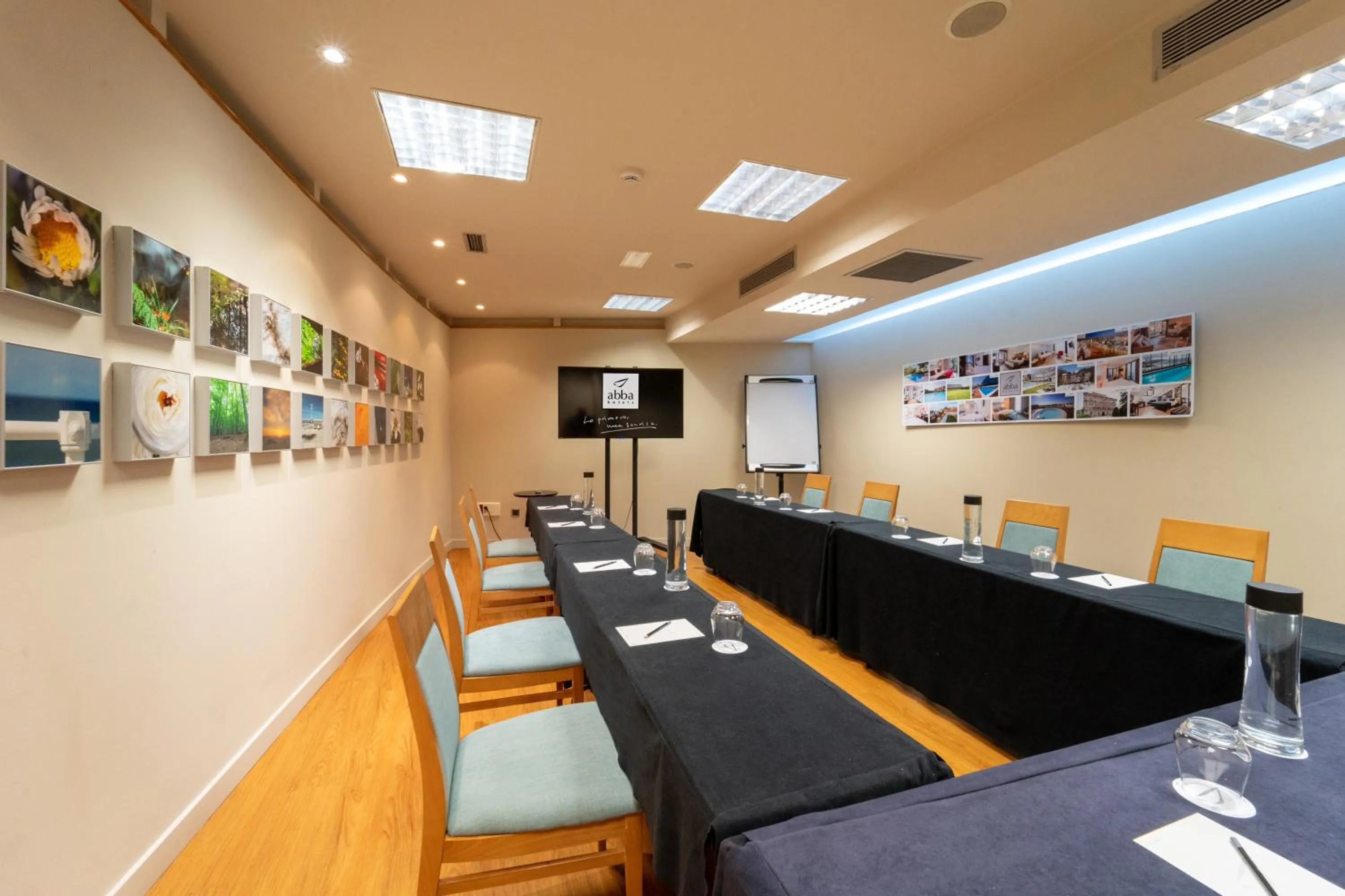 Meeting/conference room in Abba Playa Gijón