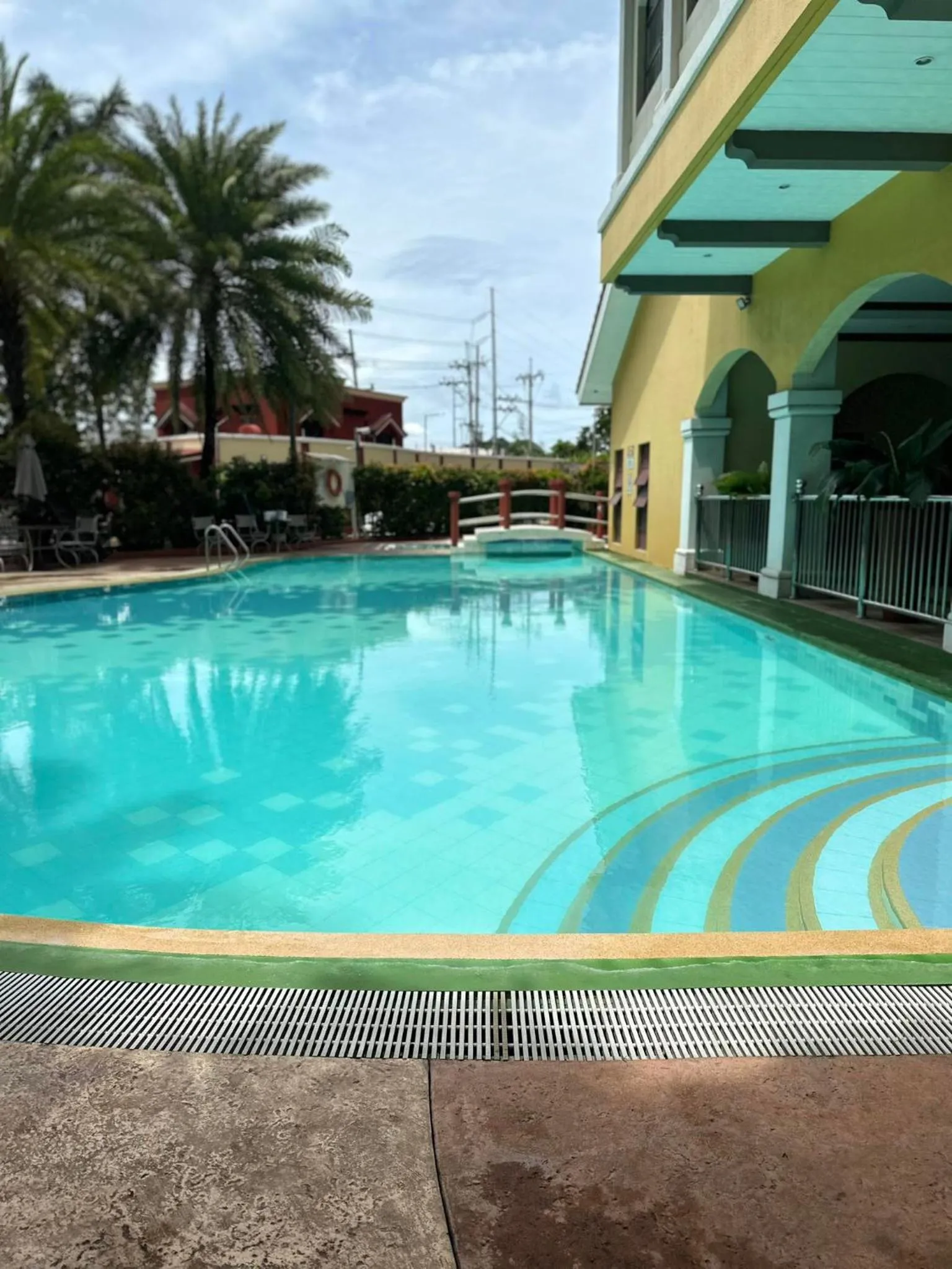 Swimming pool in Avida Tower Sucat, comfortable studio type