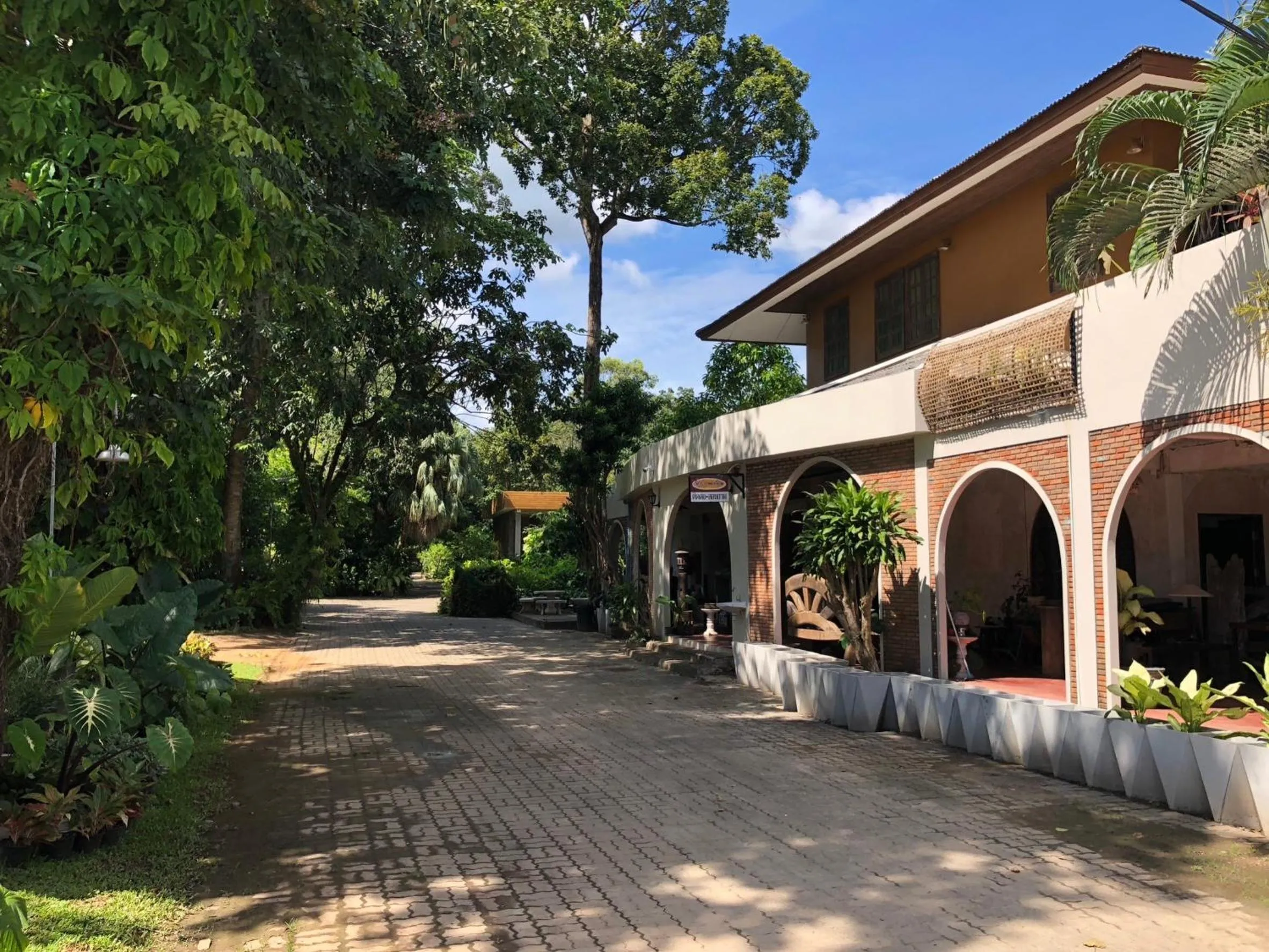 Facade/entrance in Likita Resort