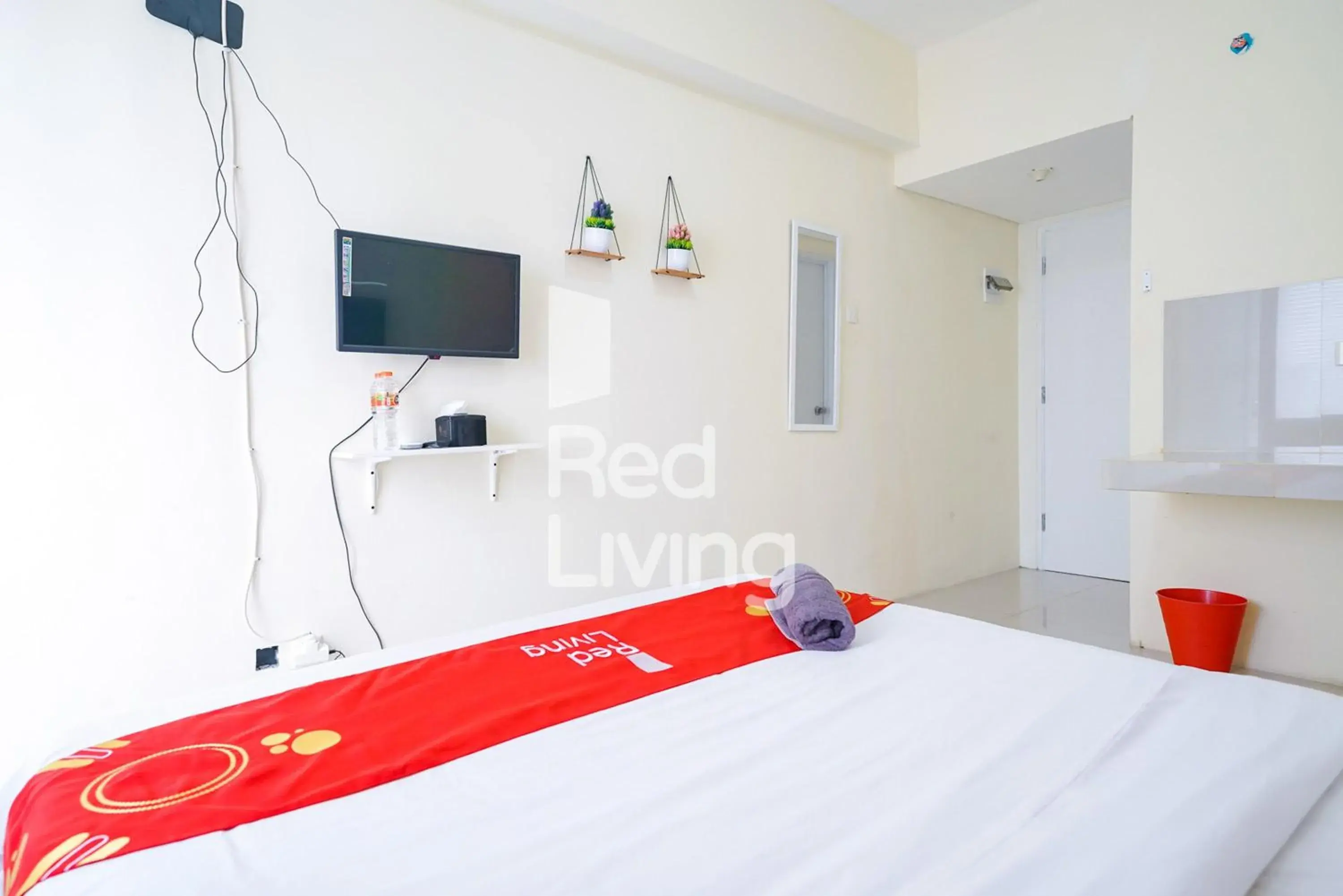 Bedroom, Bed in RedLiving Apartemen Bogorienze Resort - Skyland Tower A Bedroom, Bed in RedLiving Apartemen Bogorienze Resort - Skyland Tower A