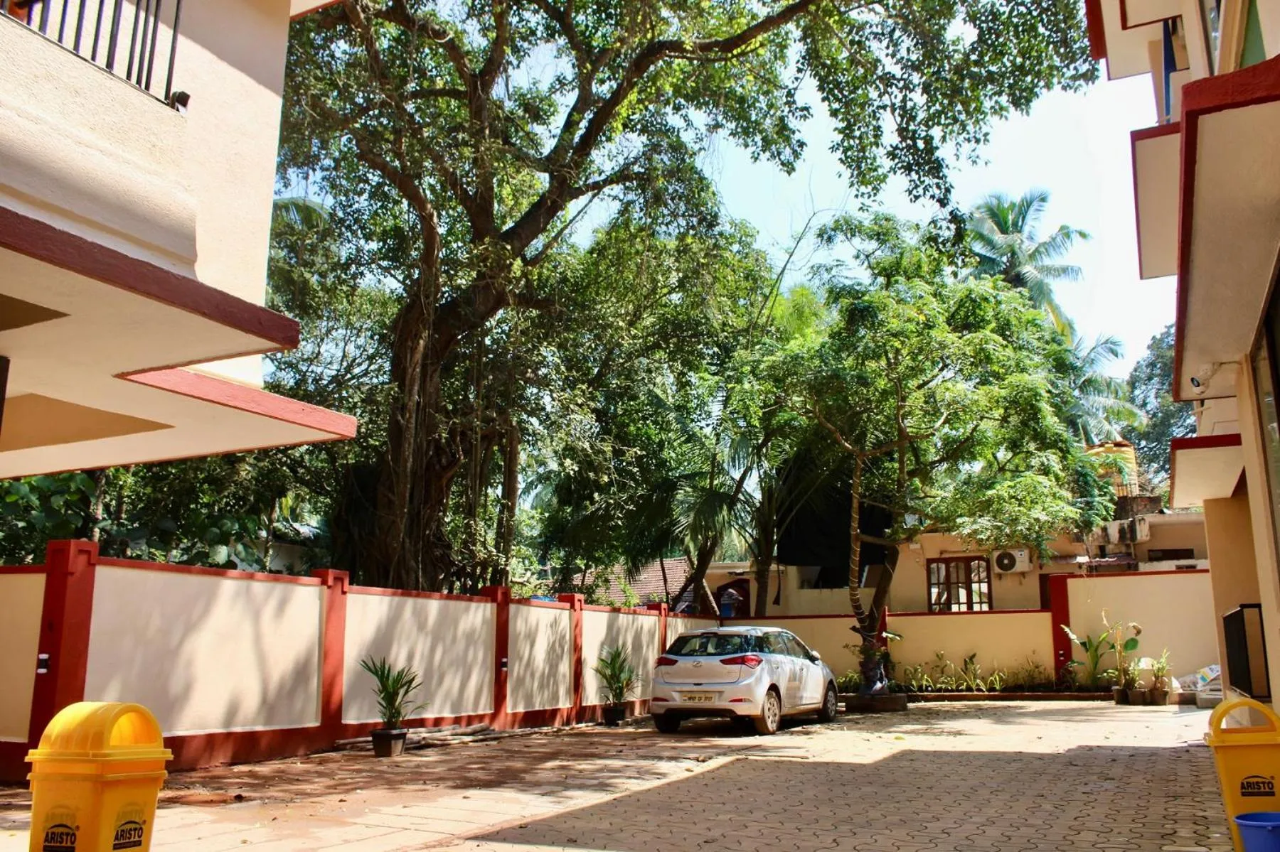 Parking in Kay's Calangute Resort Service Apartments - Near Calangute Beach