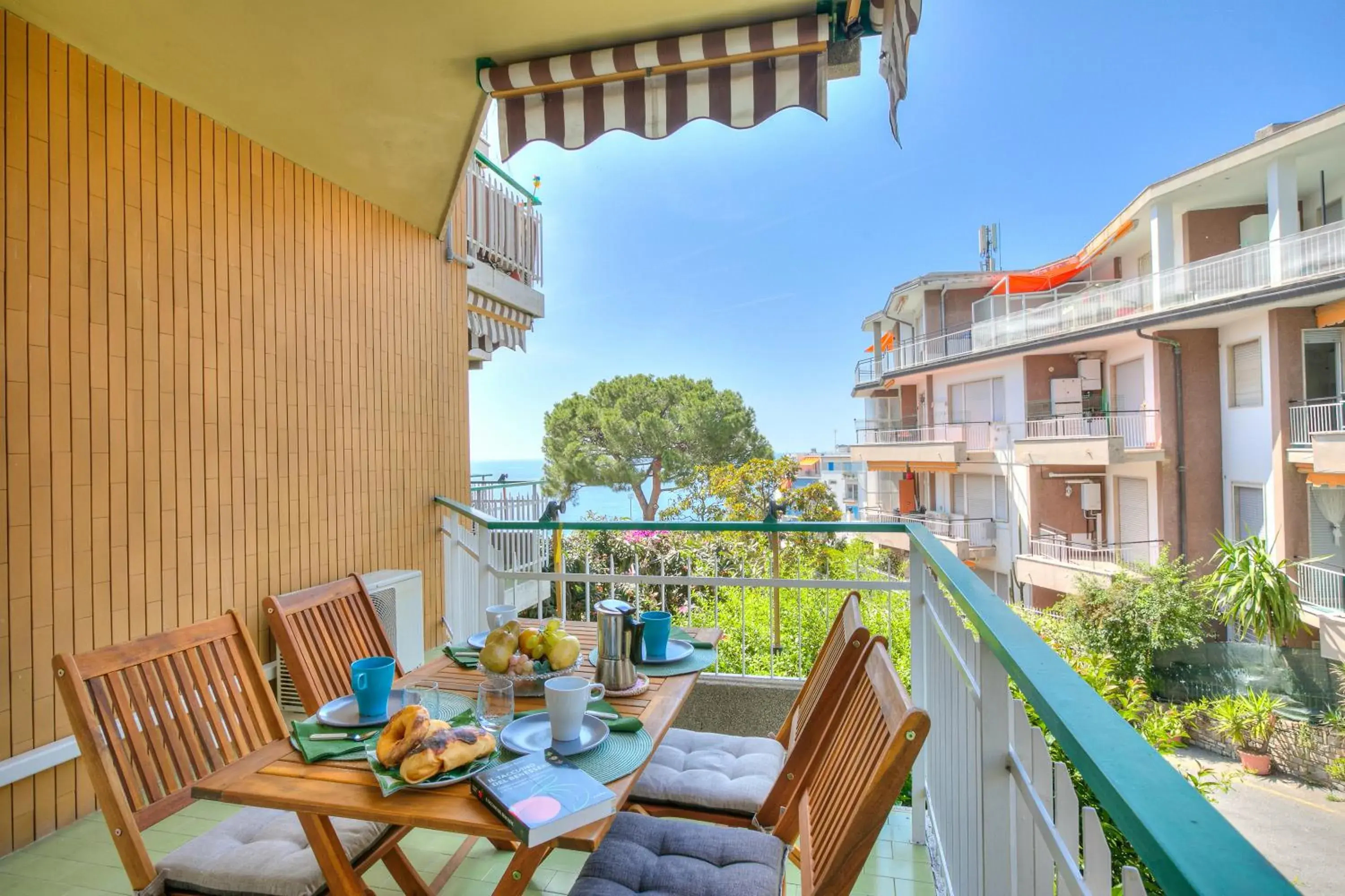 Casa Emma With Sea Glimpse - Happy Rentals Casa Emma With Sea Glimpse - Happy Rentals