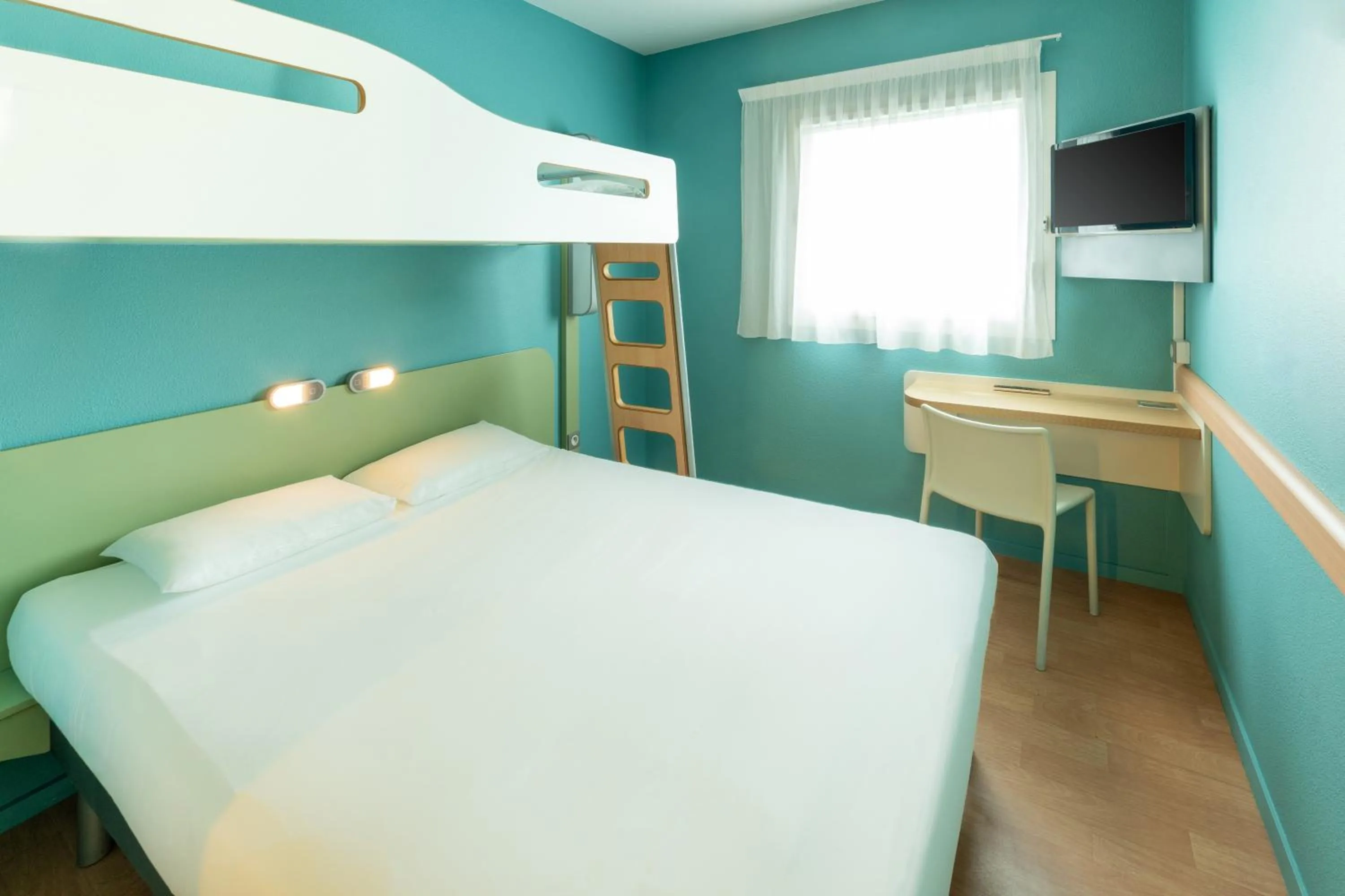 Bed in Ibis budget Les Sables d'Olonne