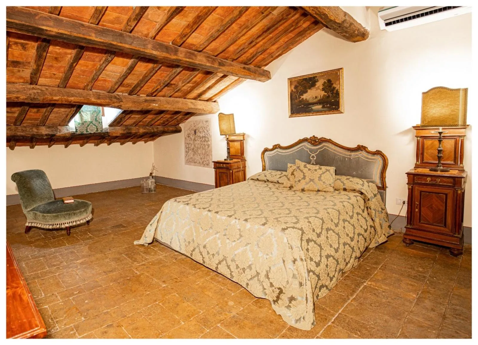 Bed in VesConte Residenza D'epoca dal 1533