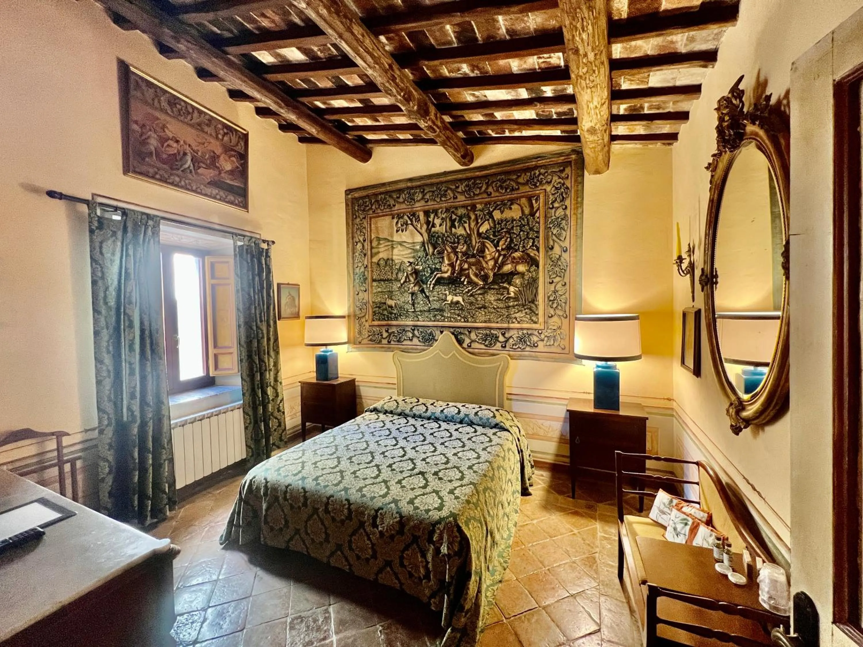 Bed in VesConte Residenza D'epoca dal 1533