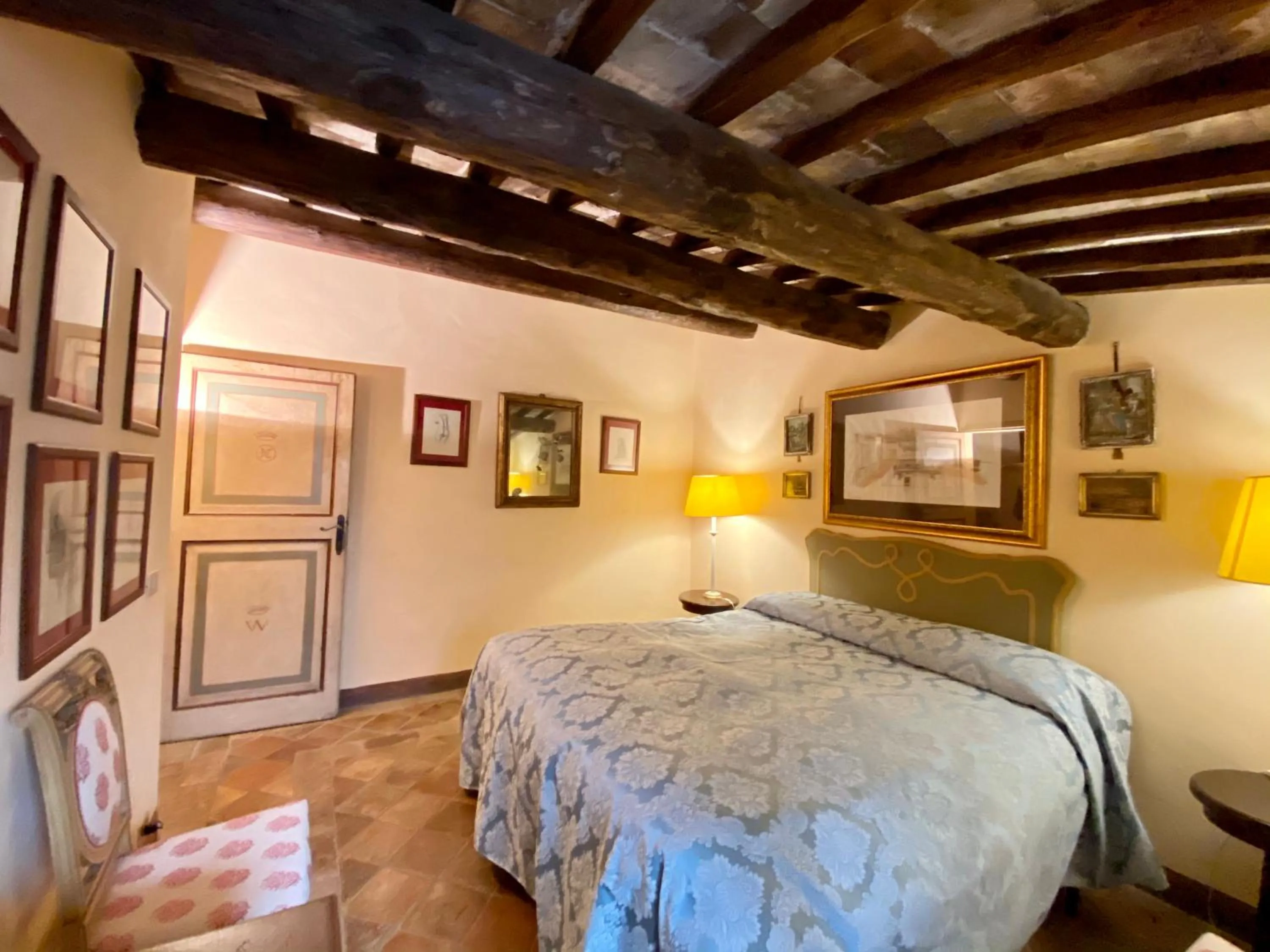 Bed in VesConte Residenza D'epoca dal 1533