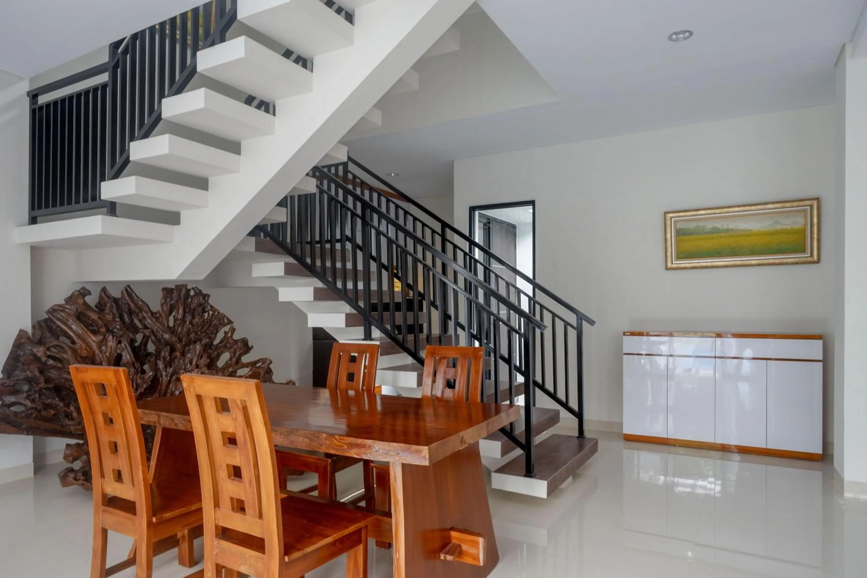 Dining area in The Lavana Greenkhaza Villa Jogja