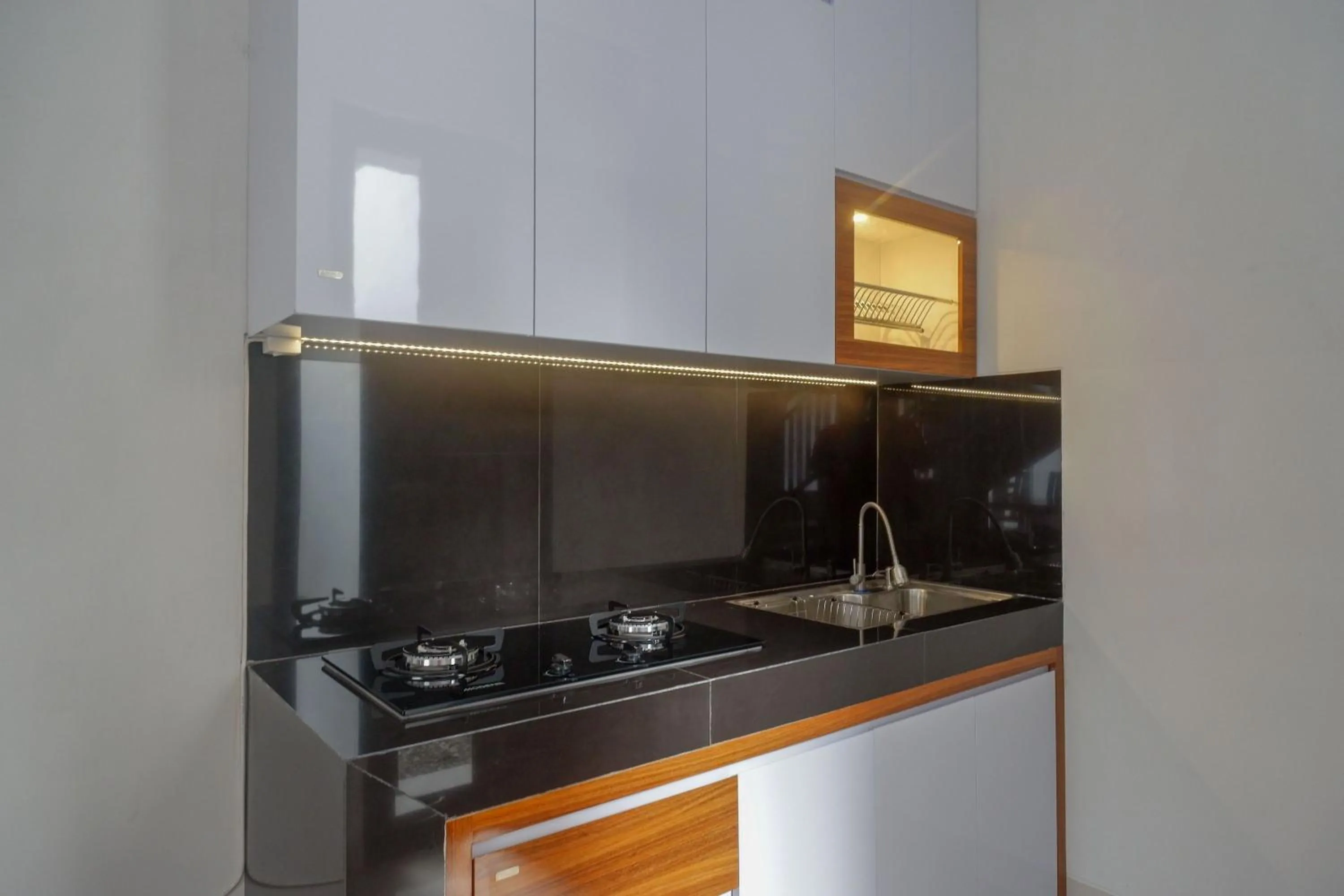 Kitchen or kitchenette in The Lavana Greenkhaza Villa Jogja