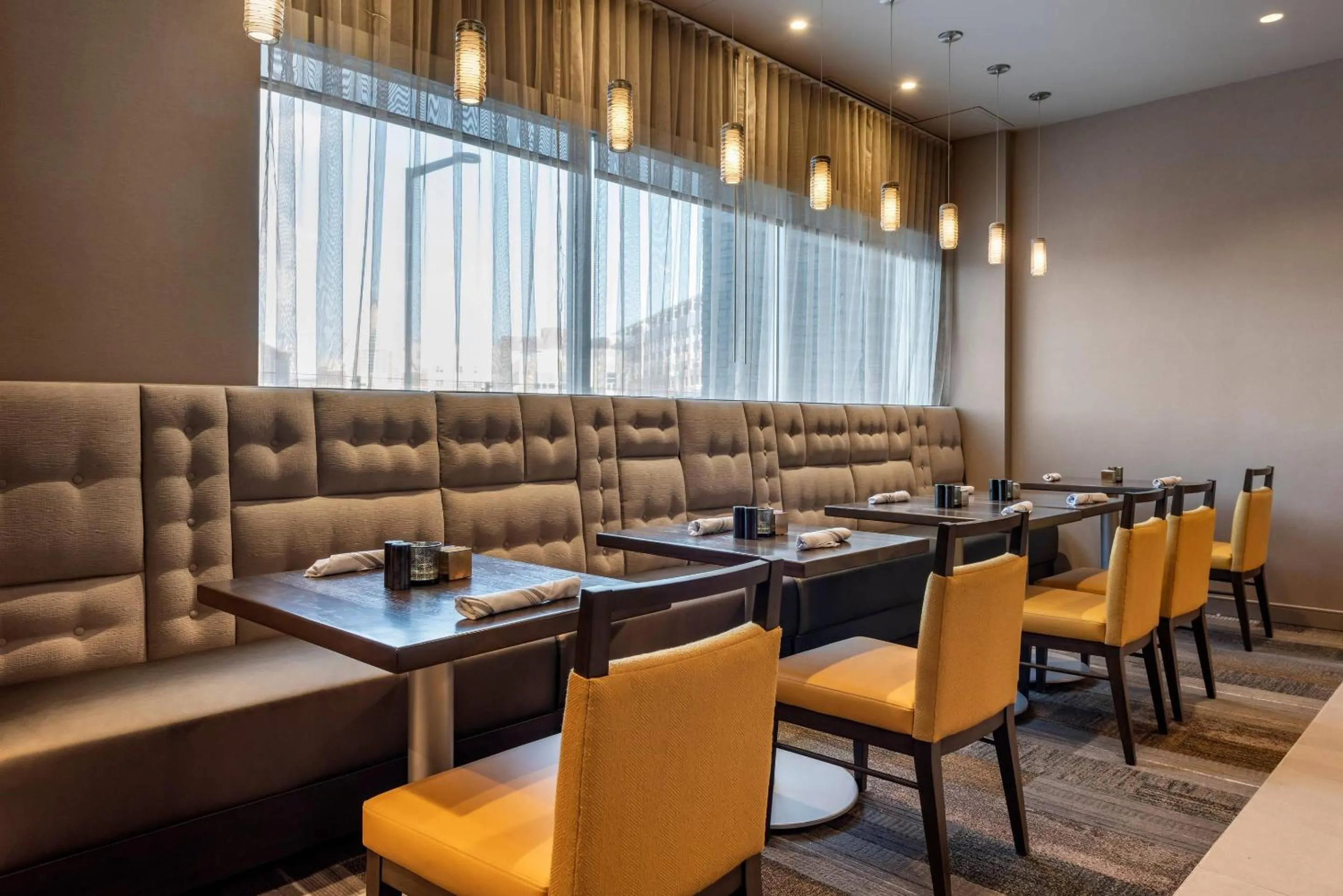 Restaurant/places to eat in Cambria Hotel Minneapolis Downtown