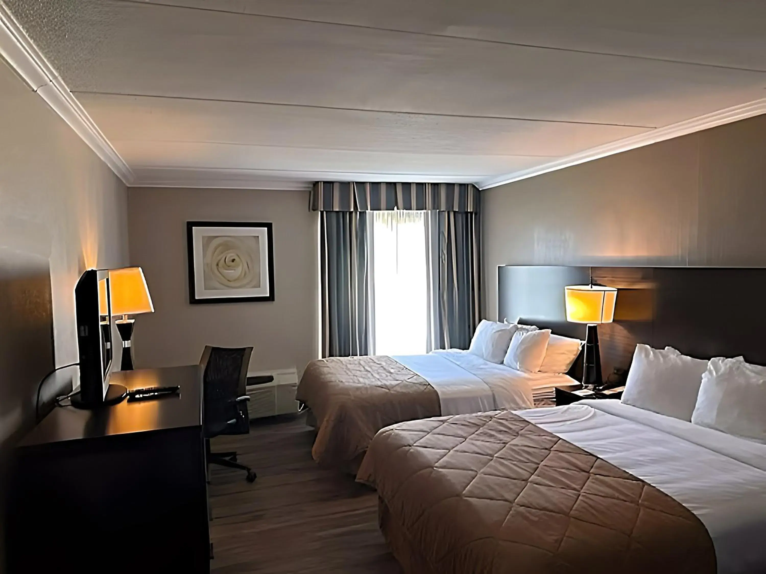 Photo of the whole room in Suburban Studios Syracuse Fairgrounds Photo of the whole room in Suburban Studios Syracuse Fairgrounds