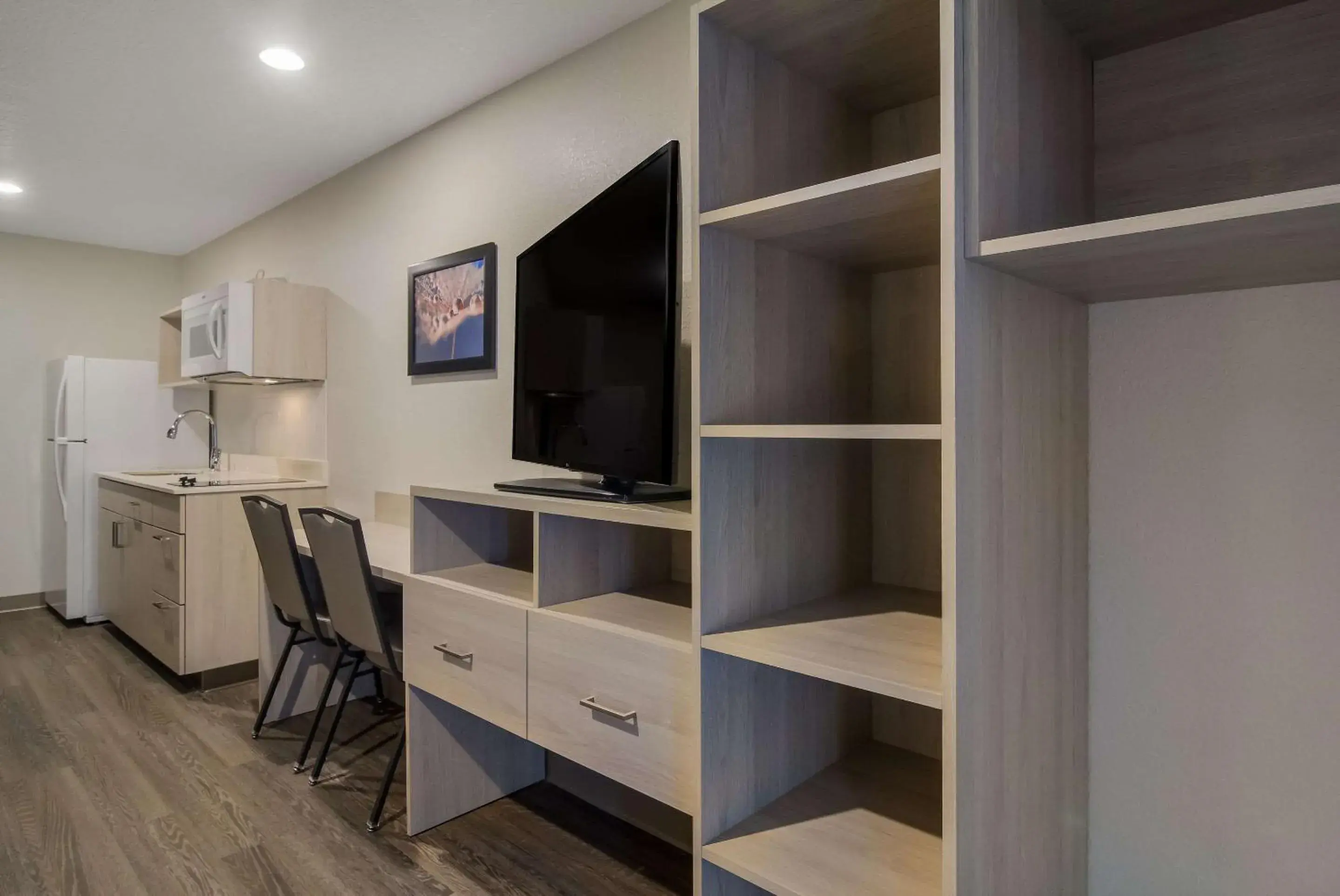 QUEEN SUITE in WoodSpring Suites Jacksonville Orange Park QUEEN SUITE in WoodSpring Suites Jacksonville Orange Park