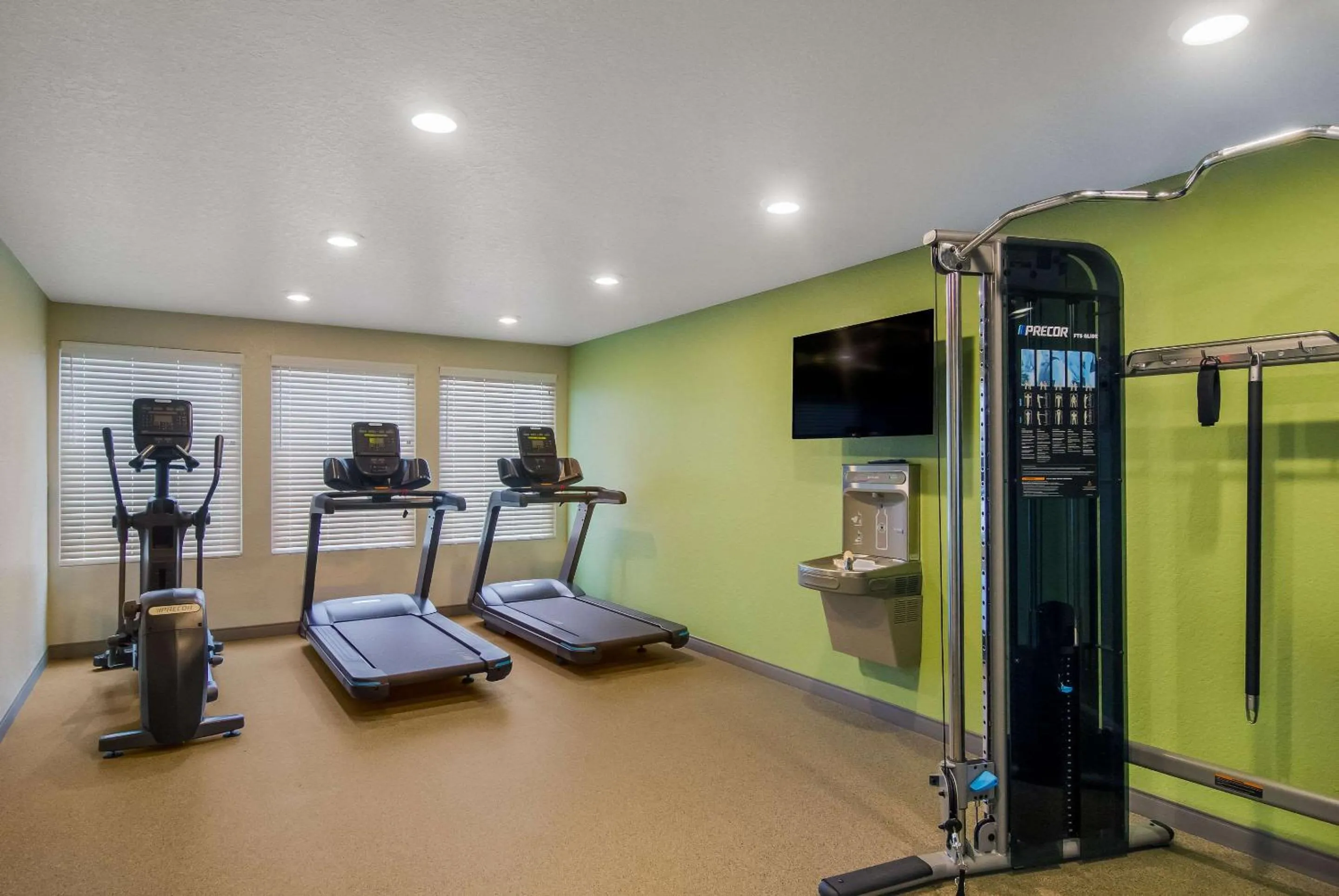 Fitness centre/facilities in WoodSpring Suites Jacksonville Orange Park