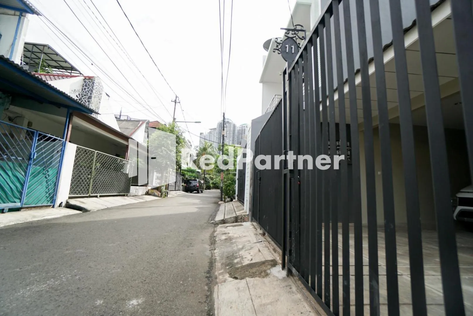 Neighbourhood in Tomang Gelong Guest House Syariah Mitra RedDoorz