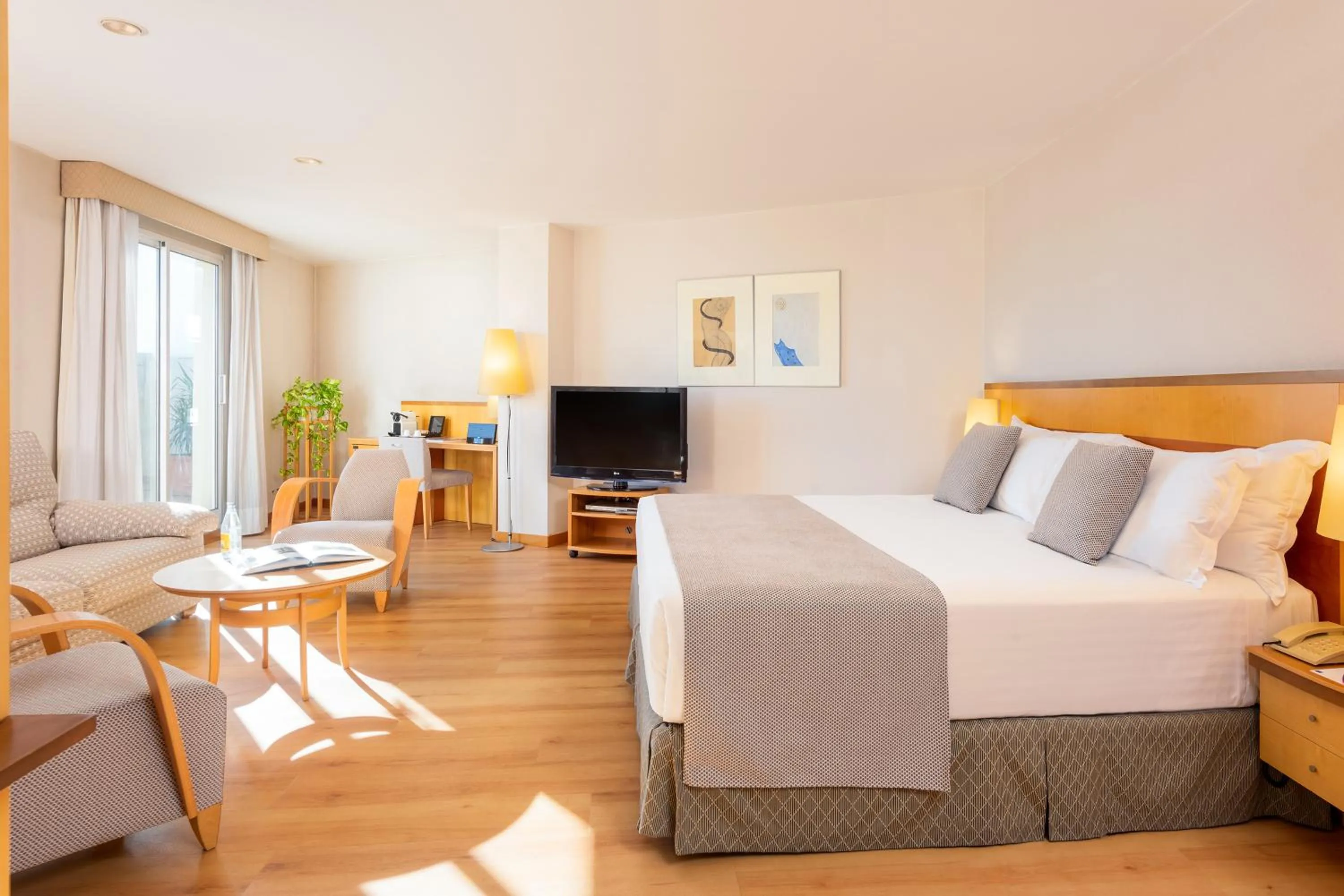 Bedroom, Bed in Hotel Castellon Center Affiliated by Meliá