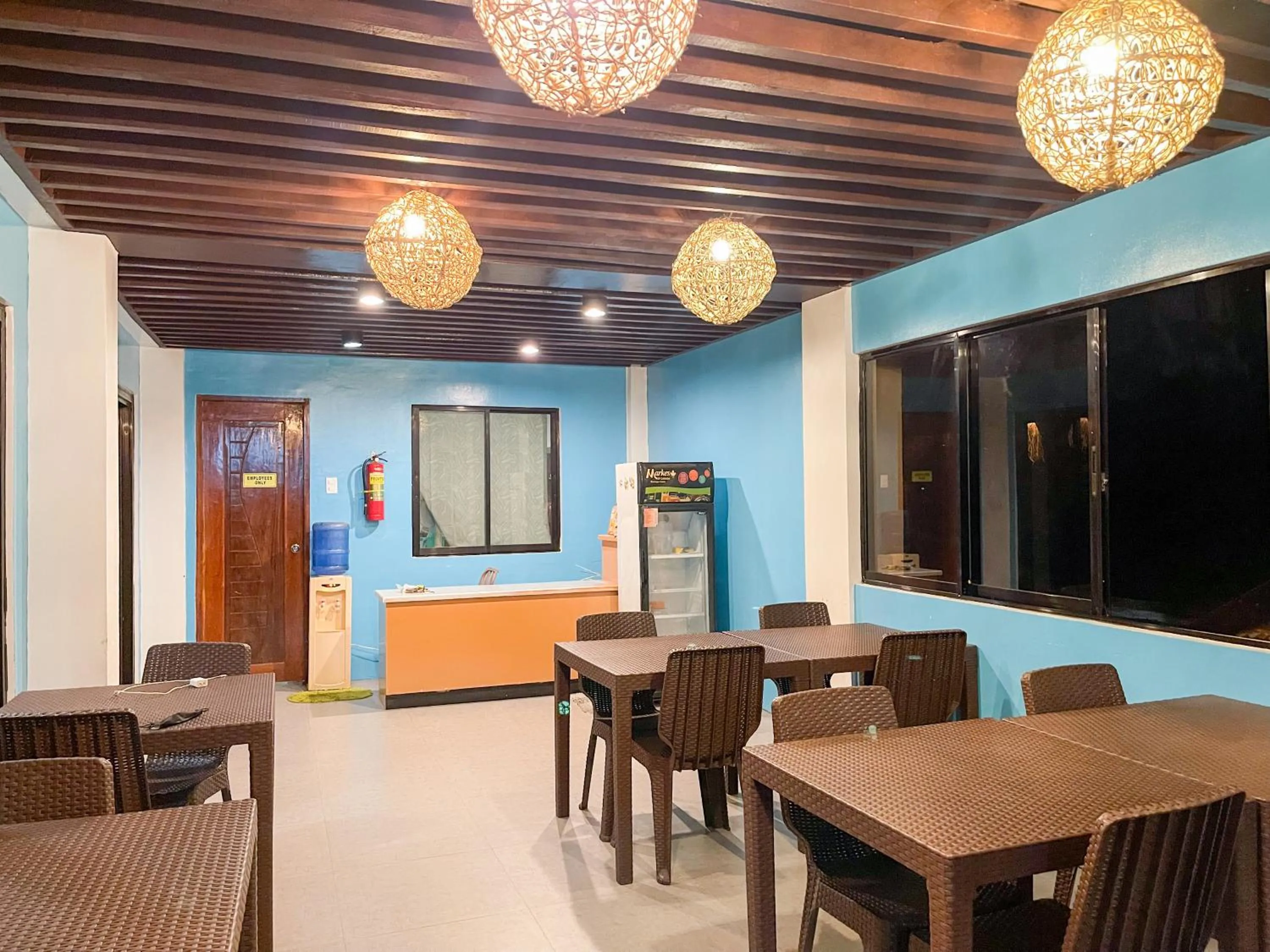 Living room in Amos Pili Tree Inn powered by Cocotel