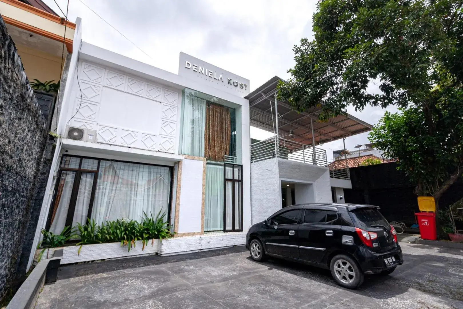 Property building in Urbanview Daniela Jambi by RedDoorz Property building in Urbanview Daniela Jambi by RedDoorz