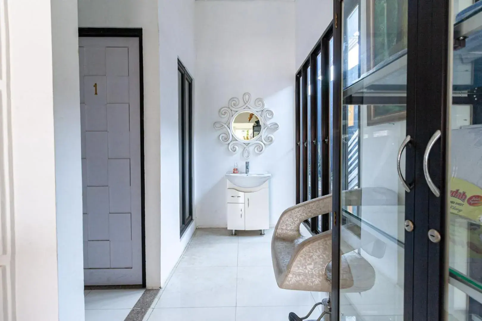 Property building in Urbanview Daniela Jambi by RedDoorz Property building in Urbanview Daniela Jambi by RedDoorz