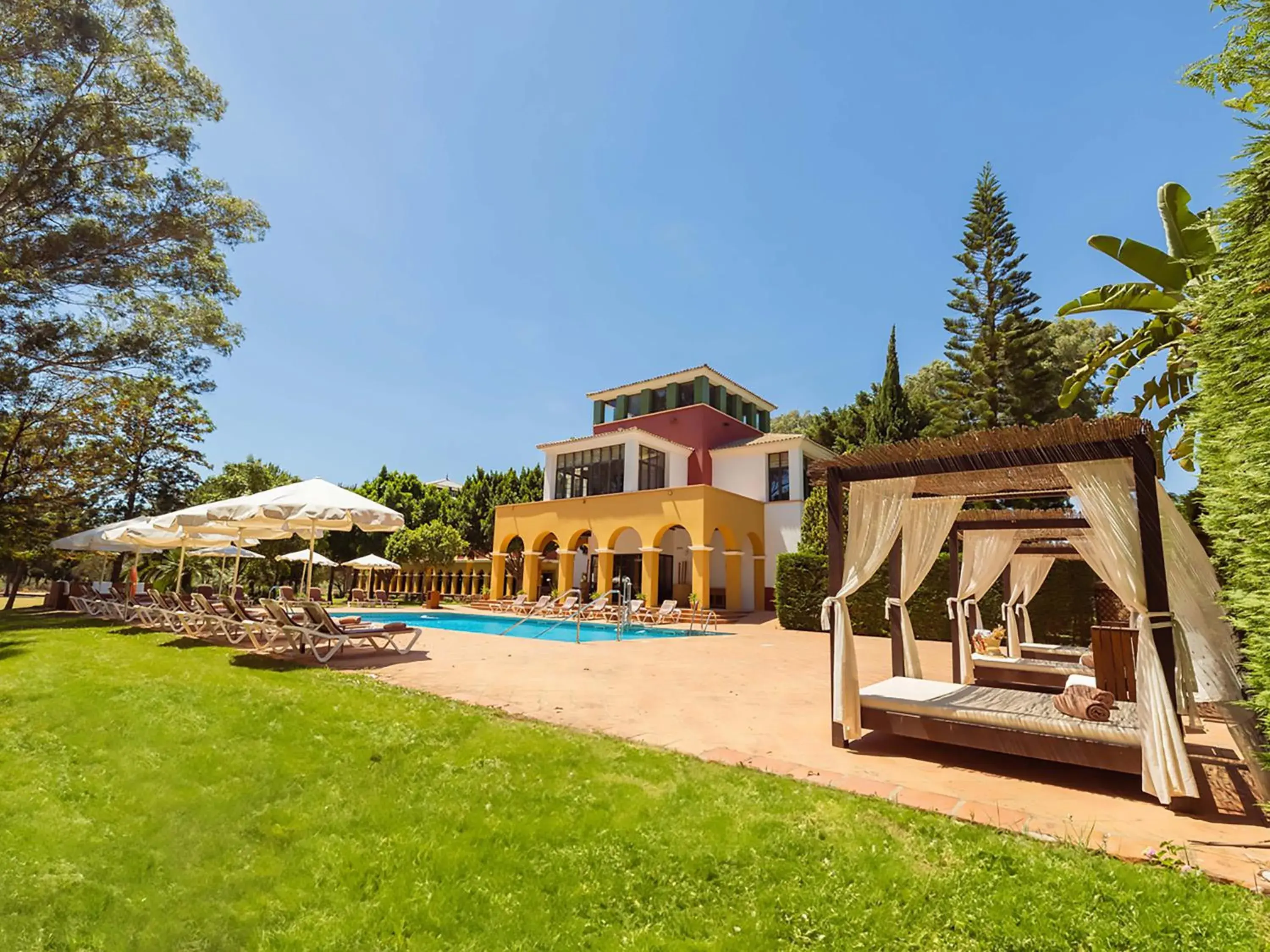 Swimming pool in Isla Canela Golf Hotel Boutique Swimming pool in Isla Canela Golf Hotel Boutique