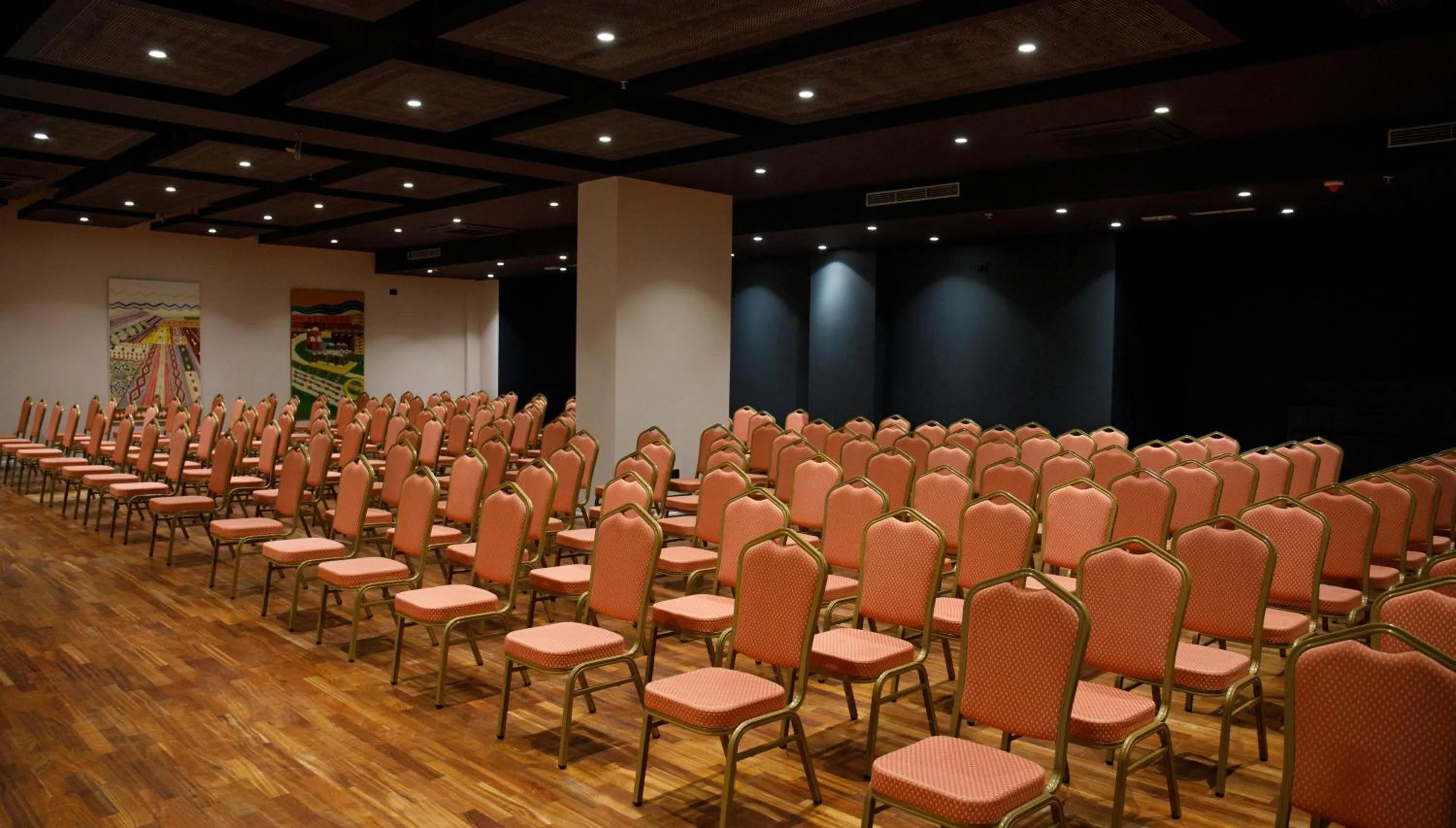 Evening entertainment in Arka Art Hotel