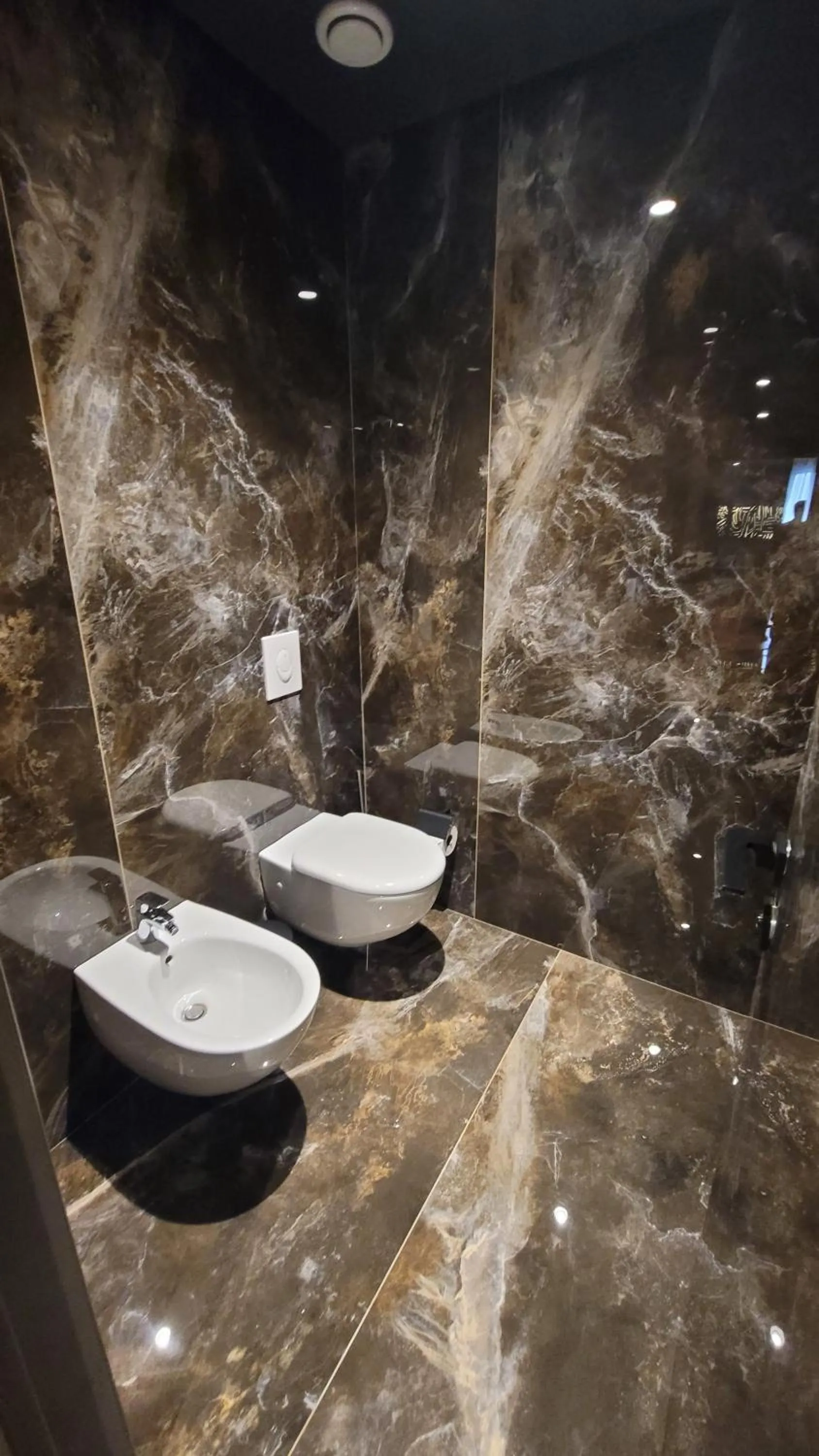 Toilet in Arka Art Hotel