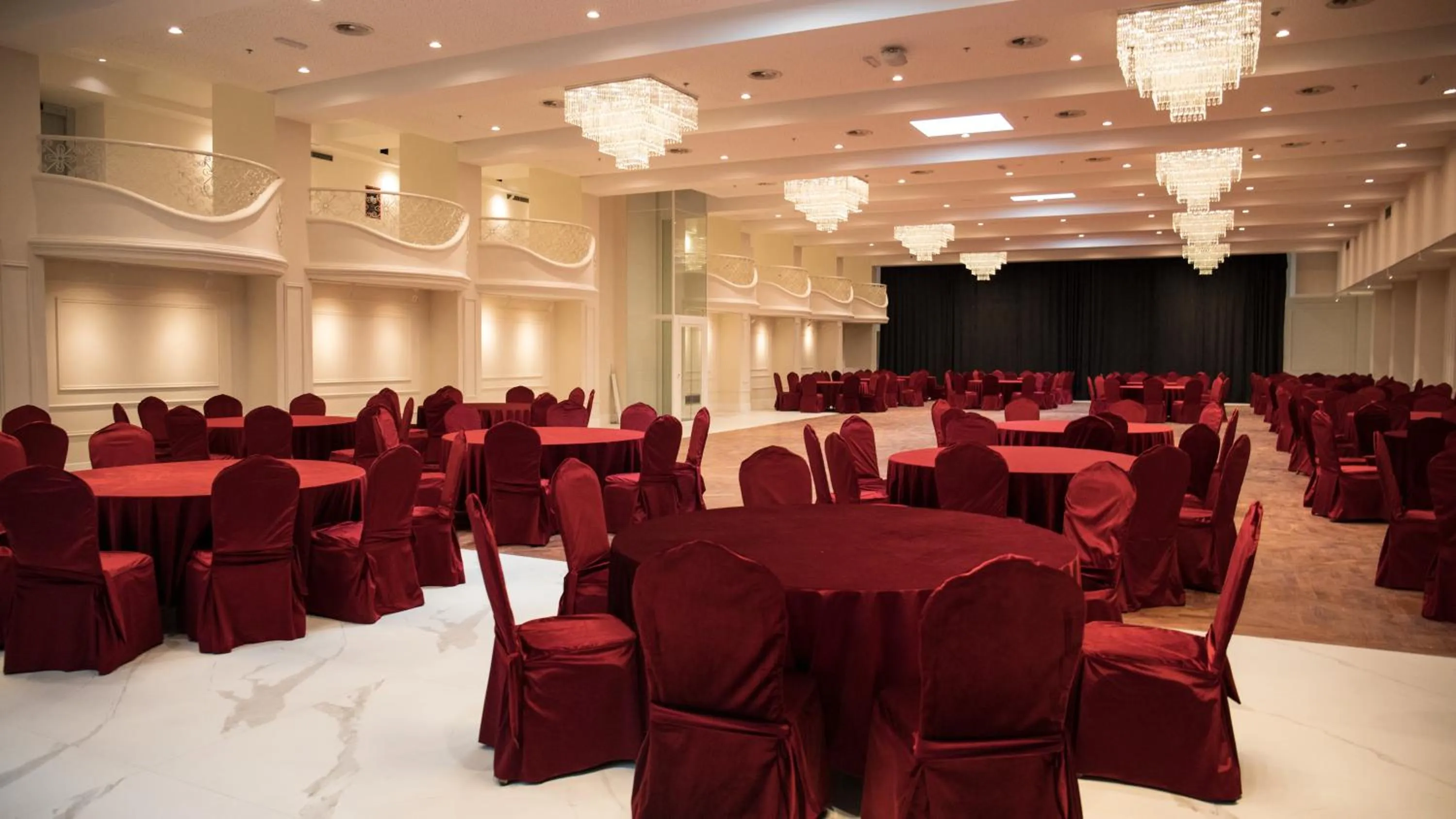 Banquet/Function facilities in Arka Art Hotel